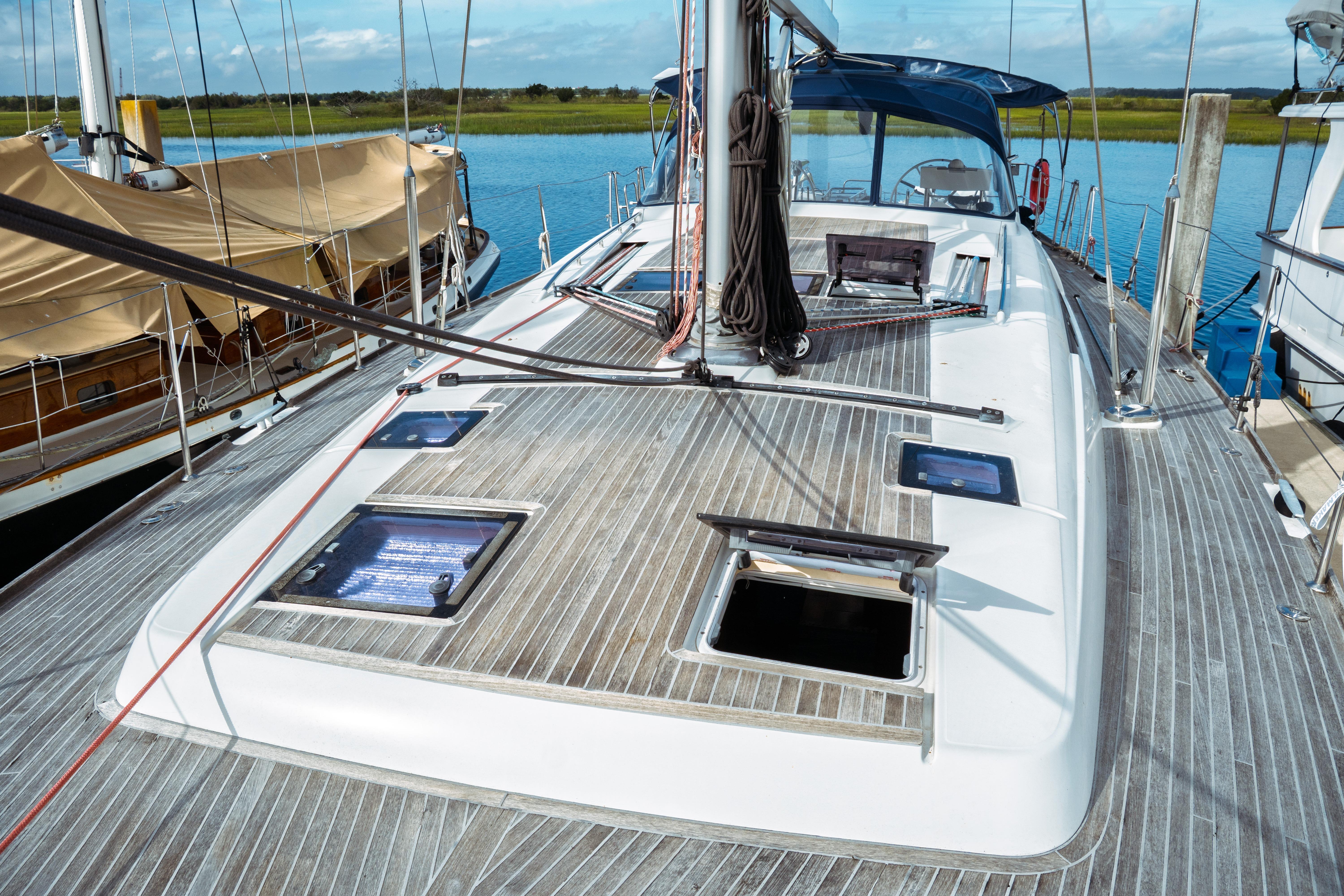 2016 Beneteau Oceanis 60 Boat