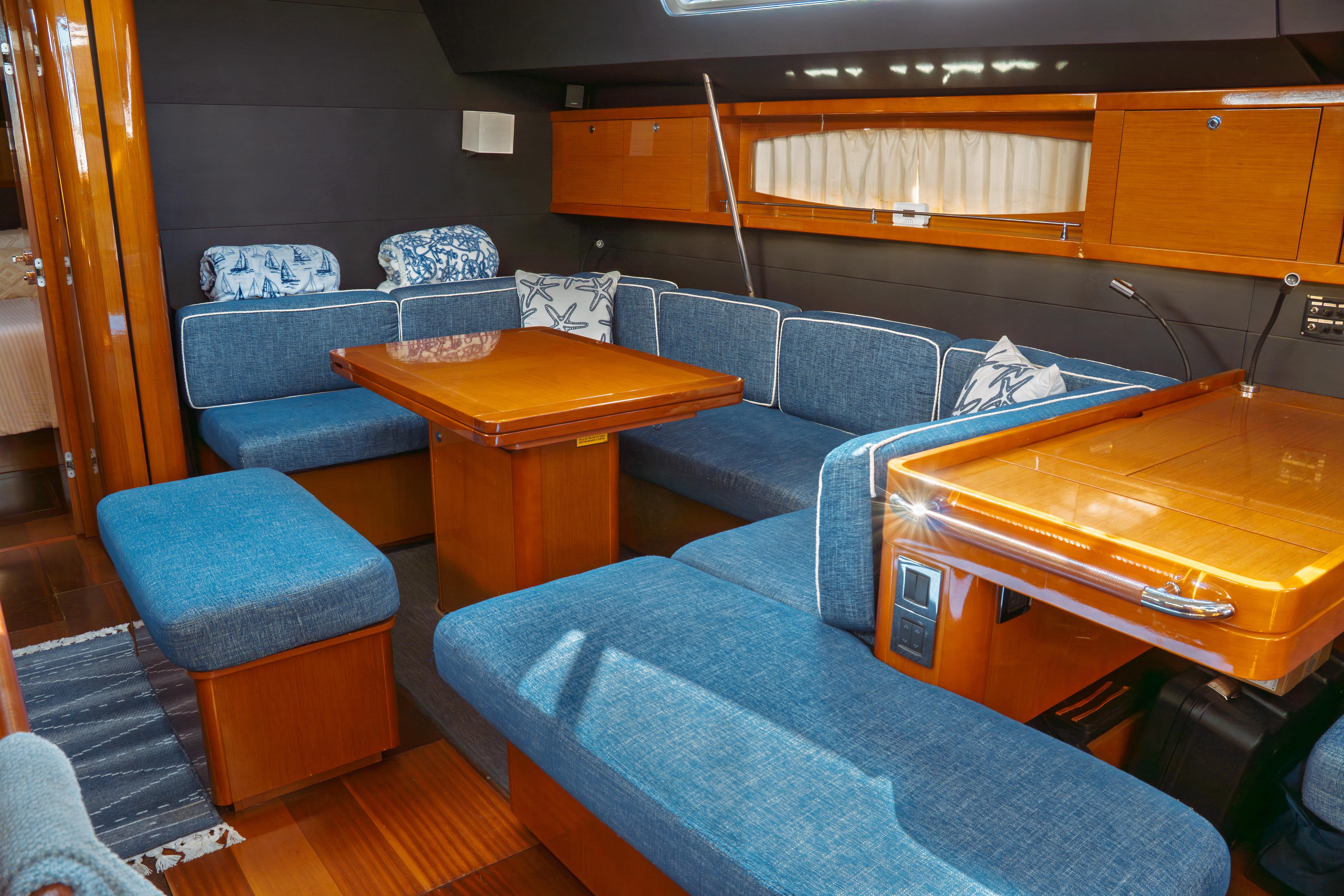 2016 Beneteau Oceanis 60 Boat