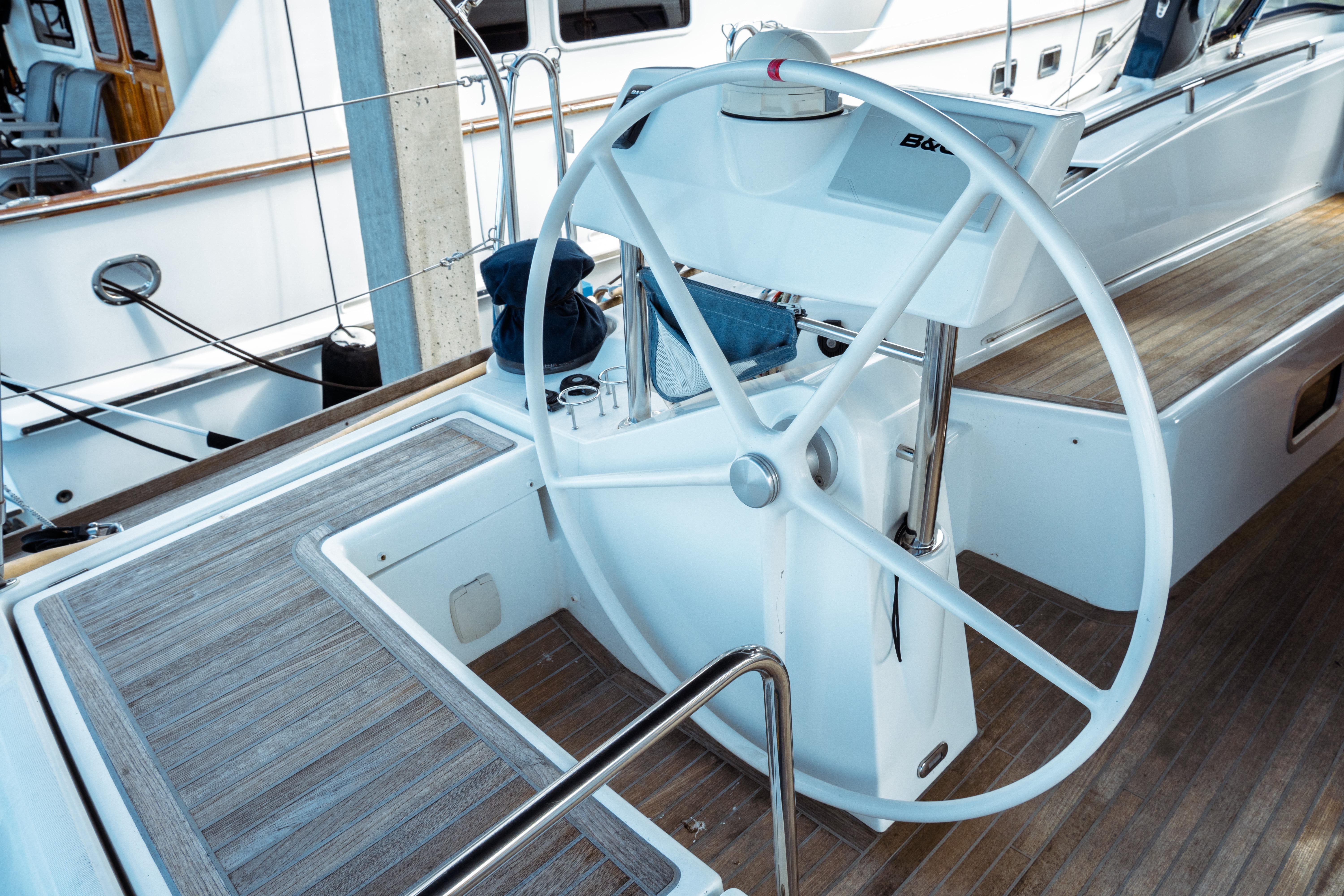 2016 Beneteau Oceanis 60 Boat
