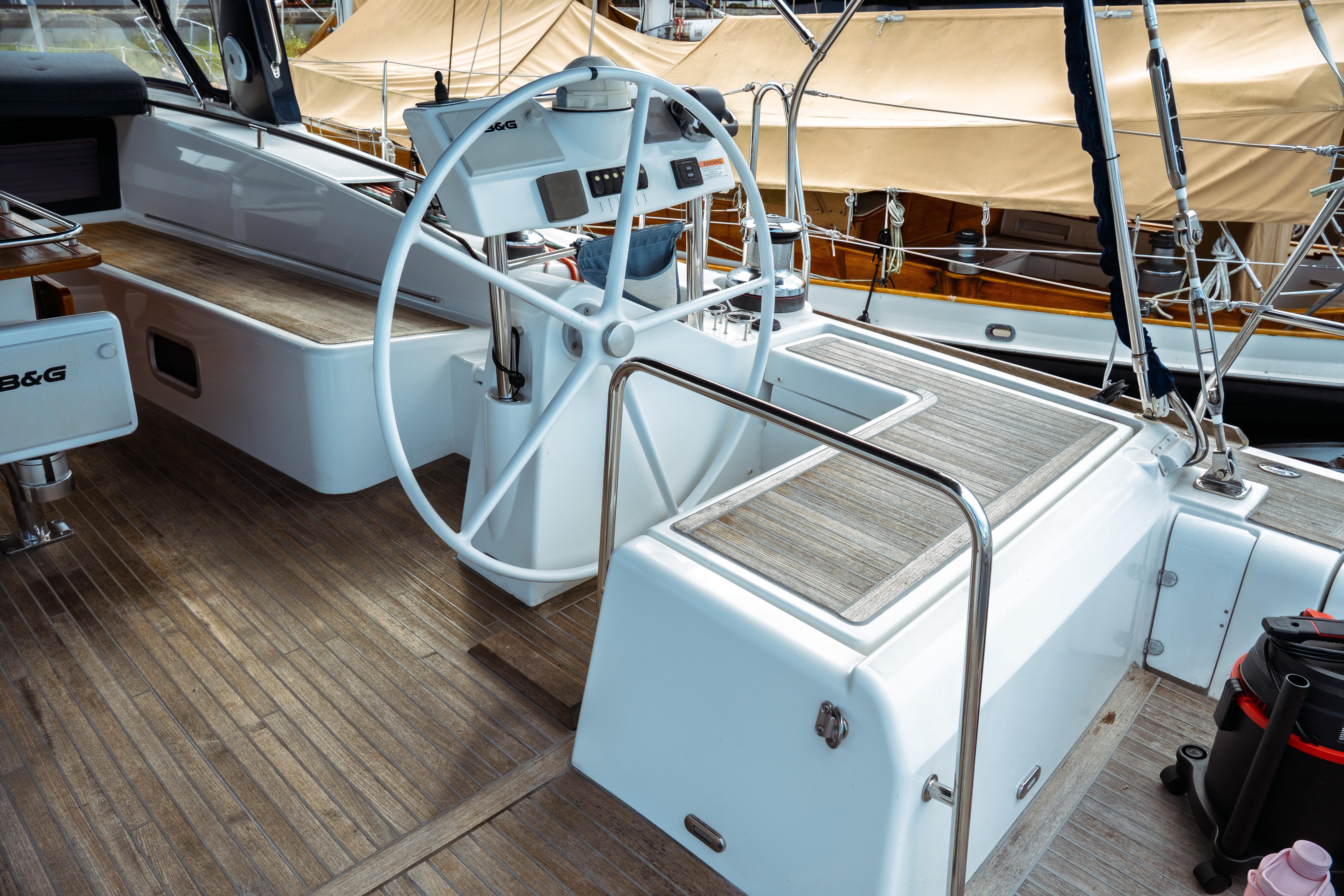 2016 Beneteau Oceanis 60 Boat