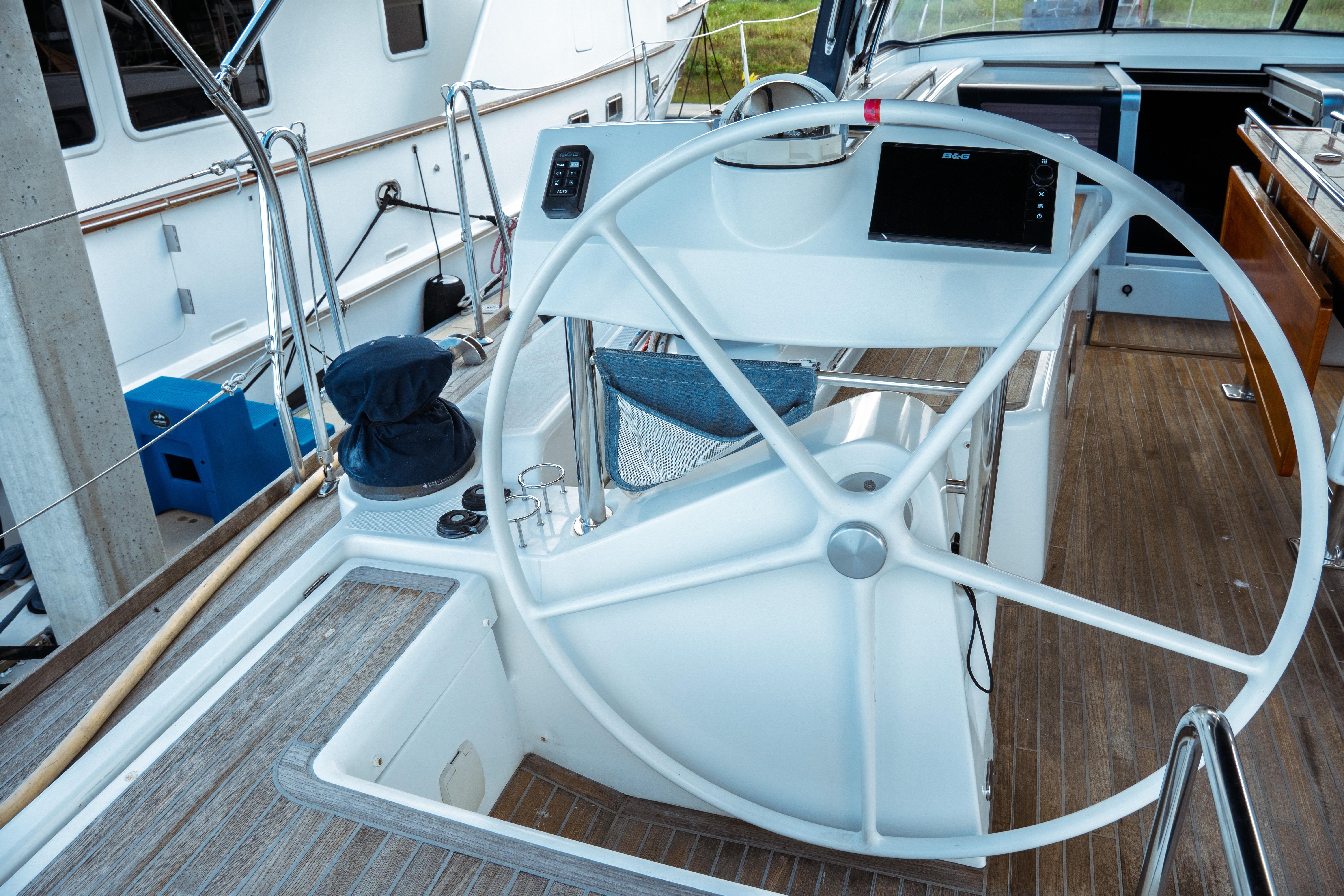 2016 Beneteau Oceanis 60 Boat