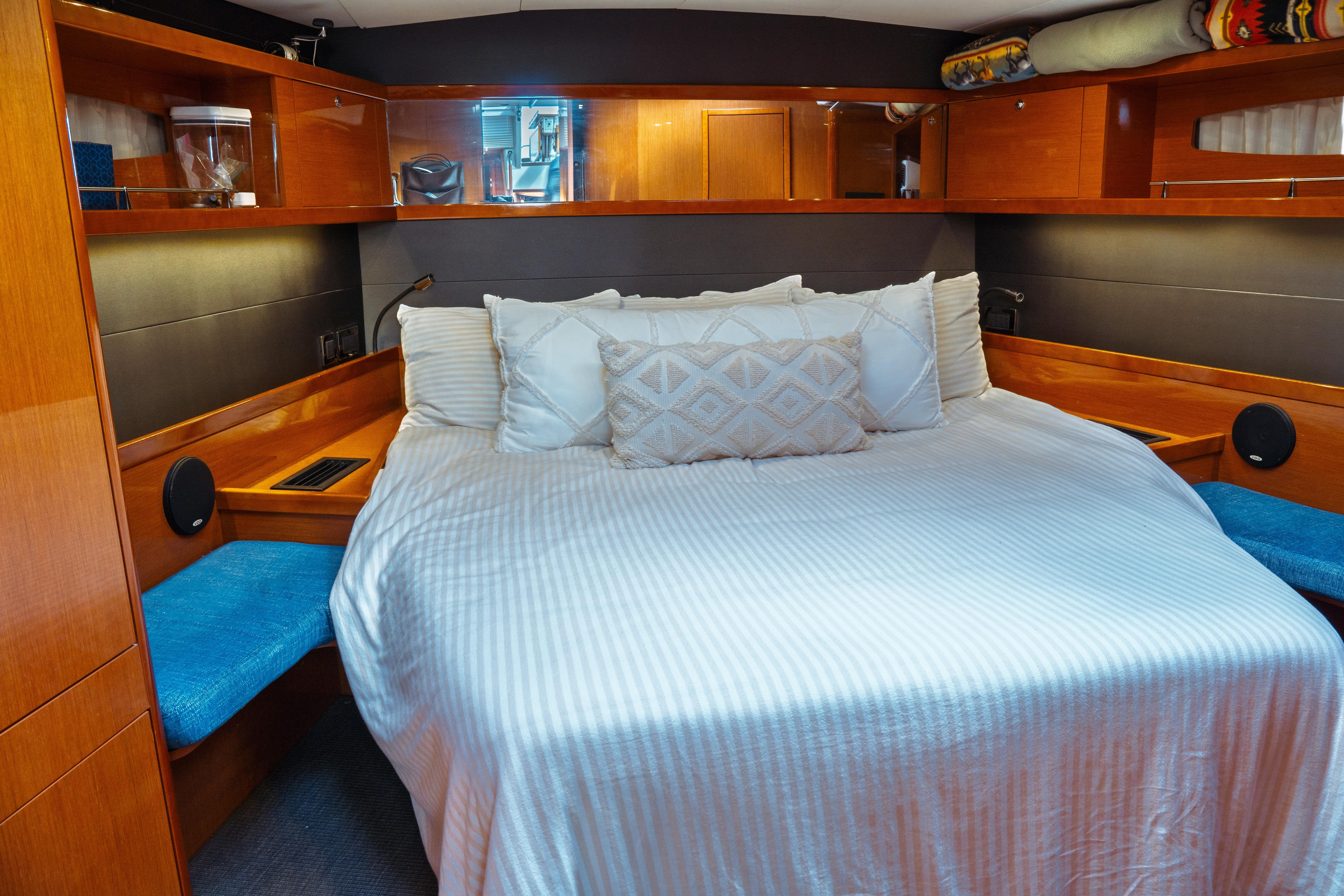 2016 Beneteau Oceanis 60 Boat