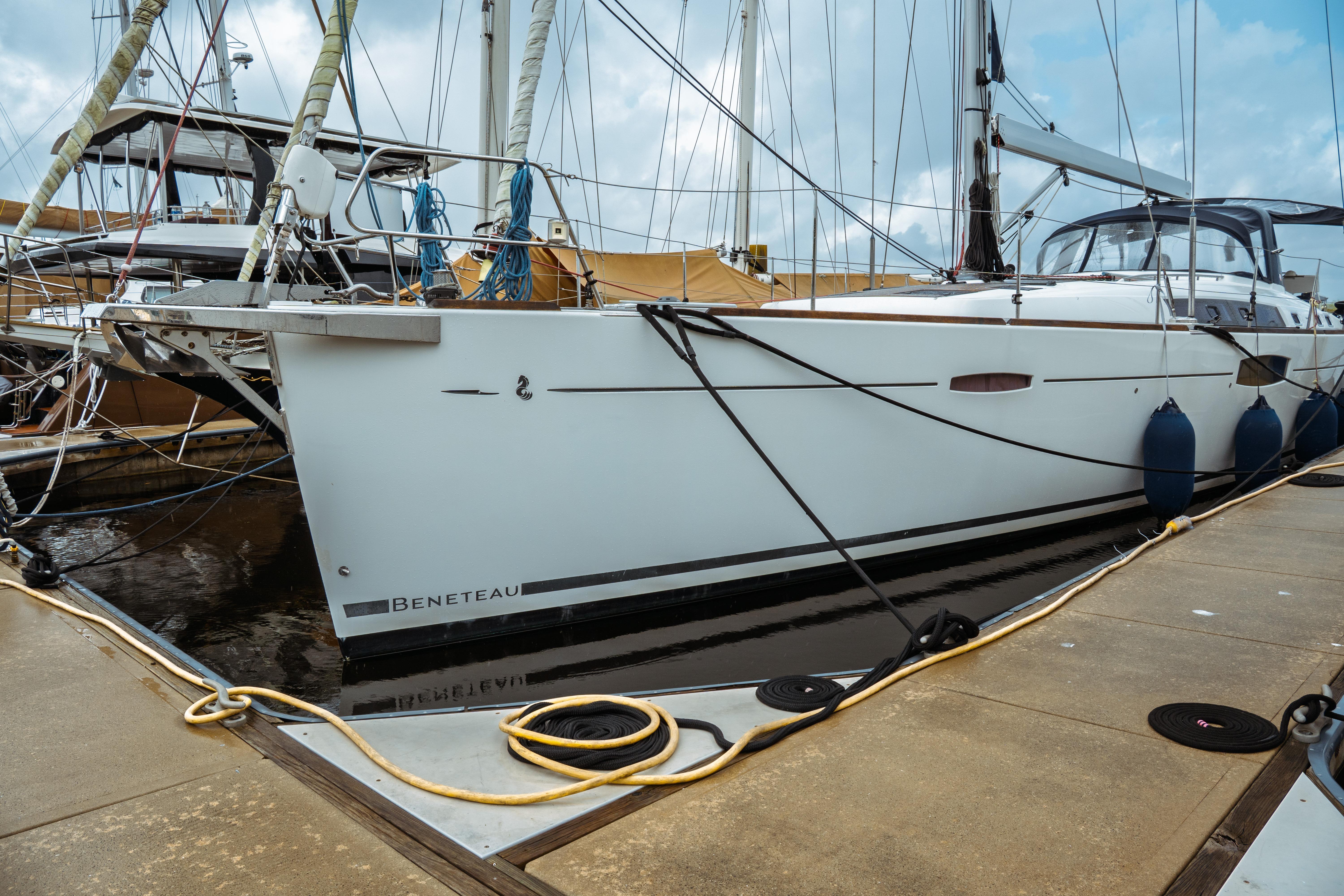 2016 Beneteau Oceanis 60 Boat