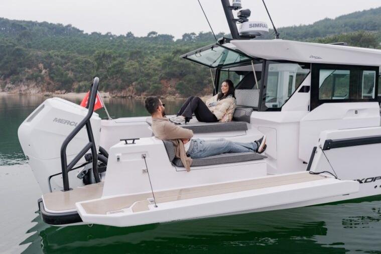 2027 Axopar 38 Cross Cabin Pilothouse