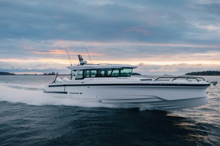 2027 Axopar 38 Cross Cabin Pilothouse