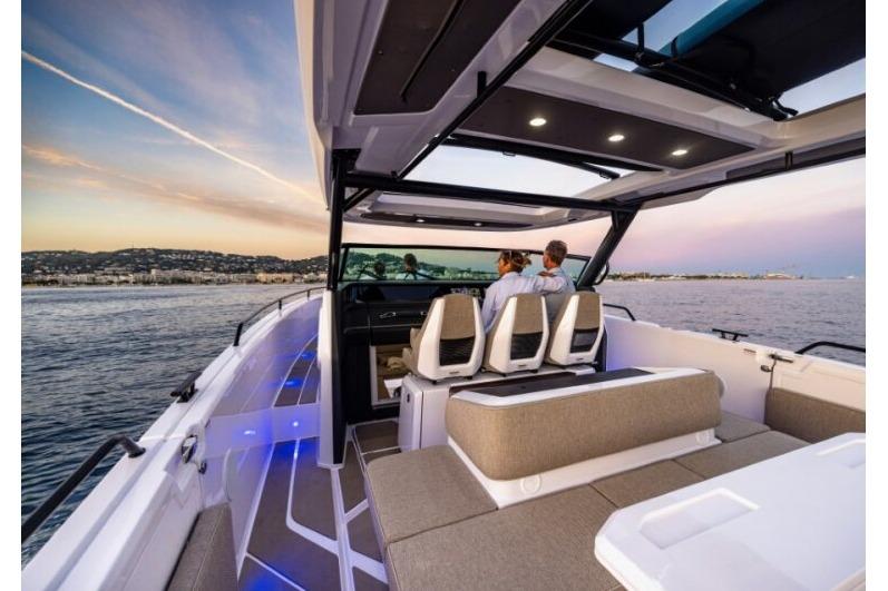 2027 Axopar 45 Sun-Top Sports Cruiser