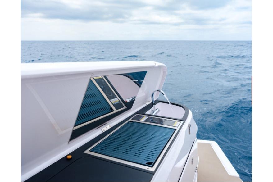 2027 Axopar 45 Sun-Top Sports Cruiser
