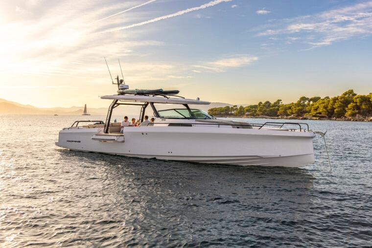 2027 Axopar 45 Sun-Top Sports Cruiser