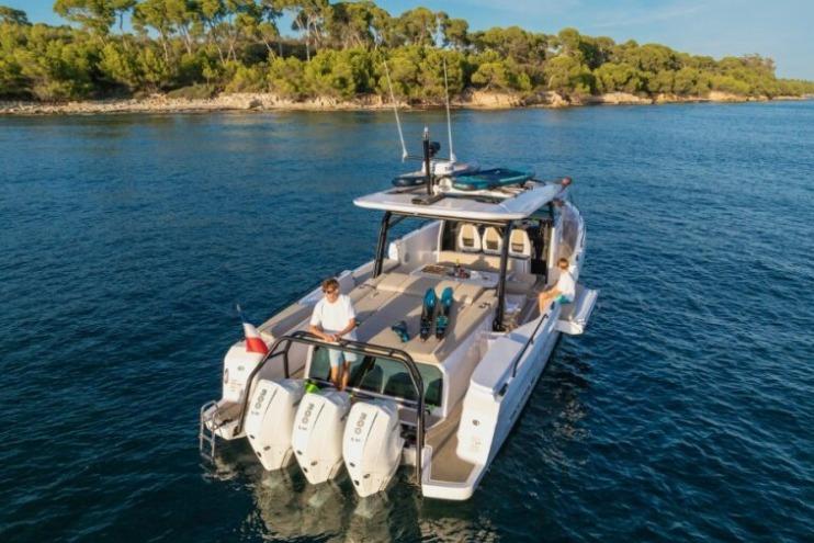 2027 Axopar 45 Sun-Top Sports Cruiser