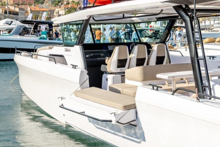2027 Axopar 45 Cross Top Cruisers