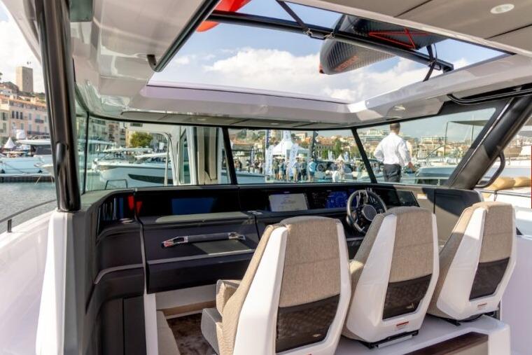 2027 Axopar 45 Cross Top Cruisers