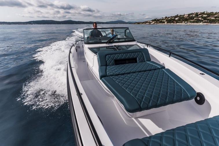 2027 Axopar 37 Spyder Cruisers