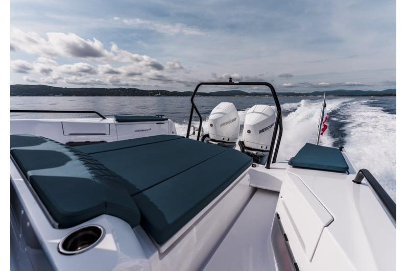 2027 Axopar 37 Spyder Cruisers