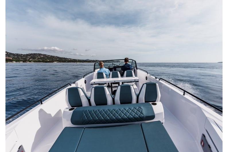 2027 Axopar 37 Spyder Cruisers