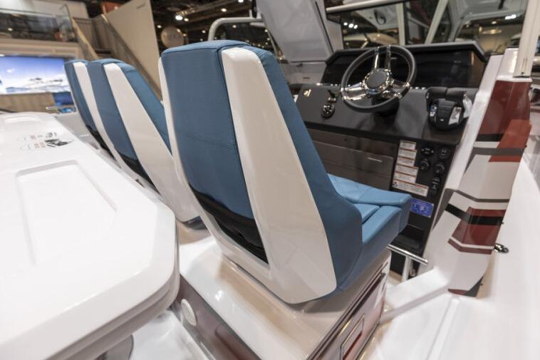 2027 Axopar 37 Spyder Cruisers