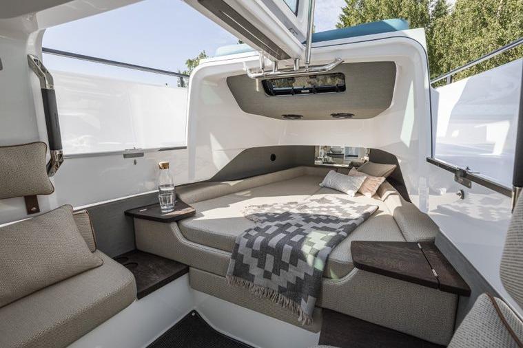 2027 Axopar 37 Xc Cross Cabin Center Consoles