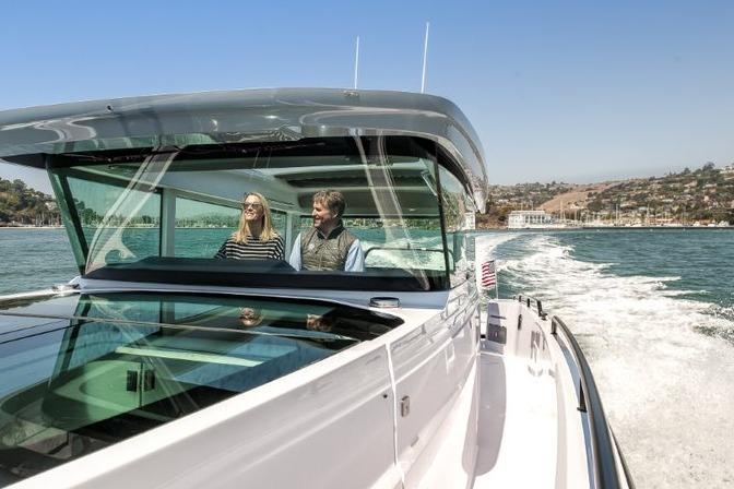 2027 Axopar 37 Xc Cross Cabin Center Consoles