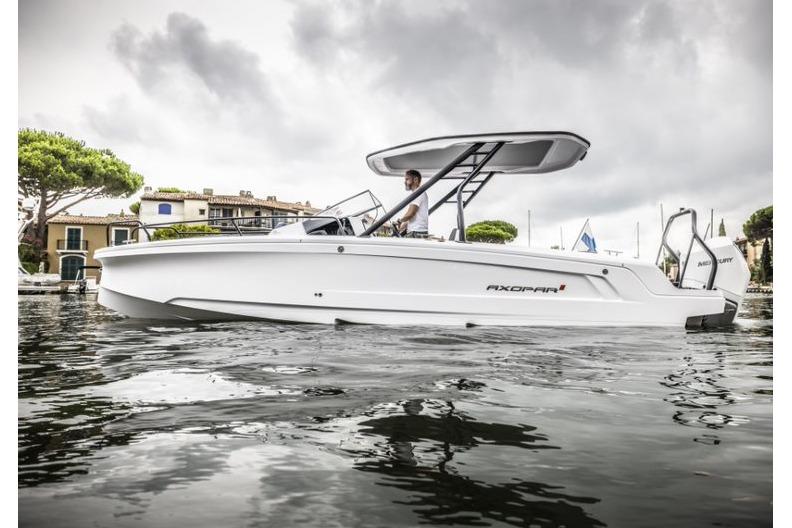 2027 Axopar 25 Cross Top Cruisers