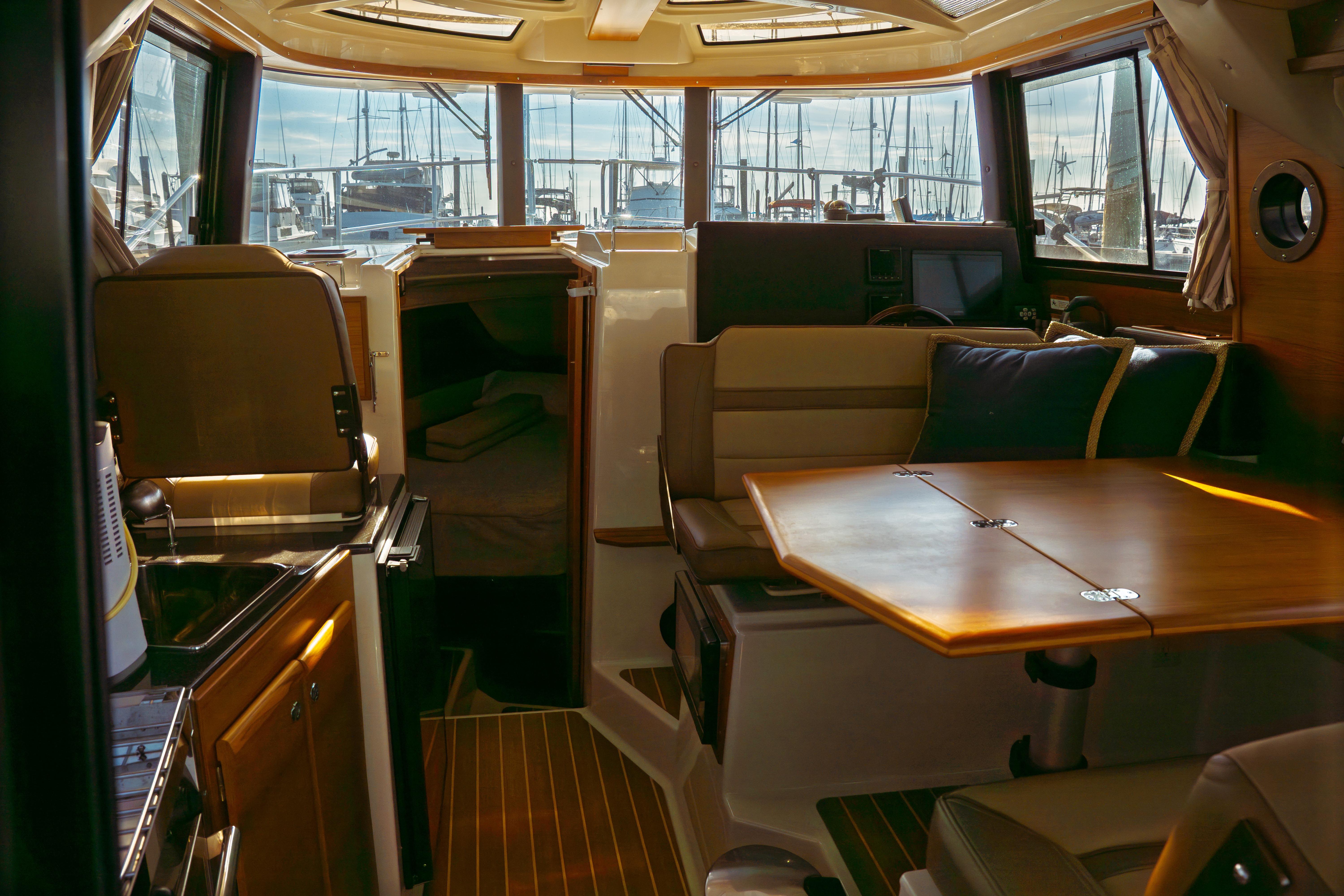 2022 Ranger Tugs R-29 S Trawlers