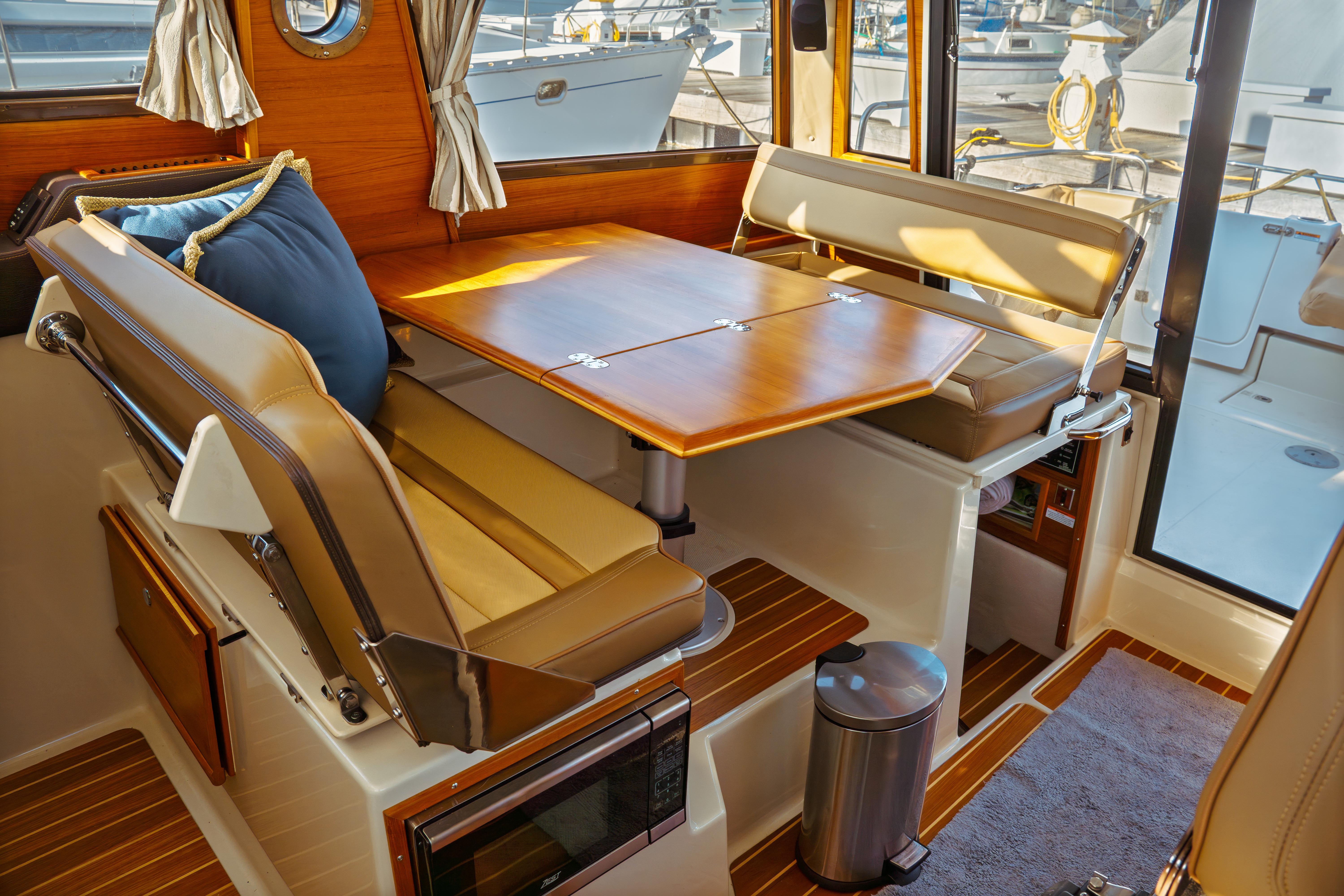 2022 Ranger Tugs R-29 S Trawlers