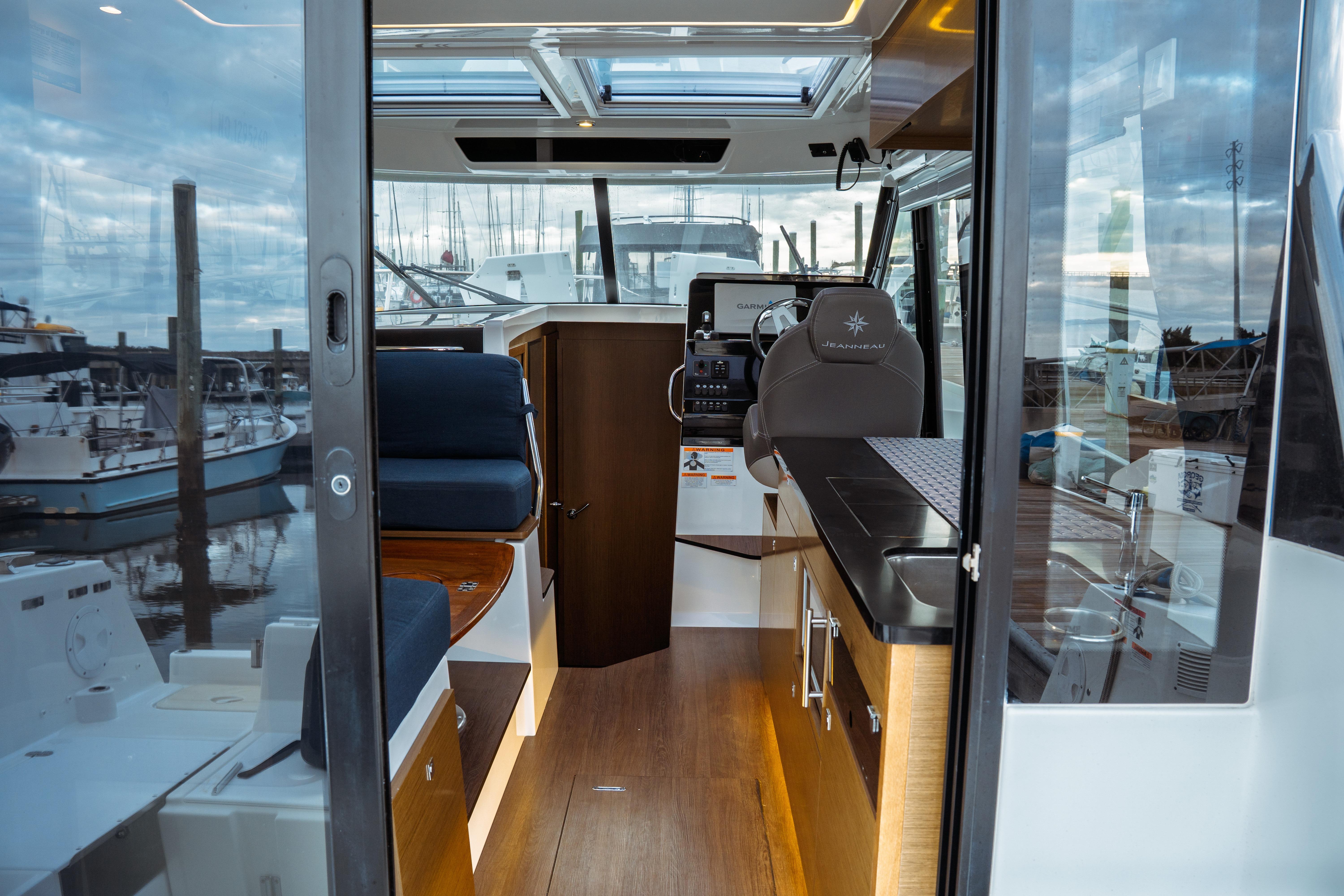 2019 Jeanneau Nc 1095 Cruisers