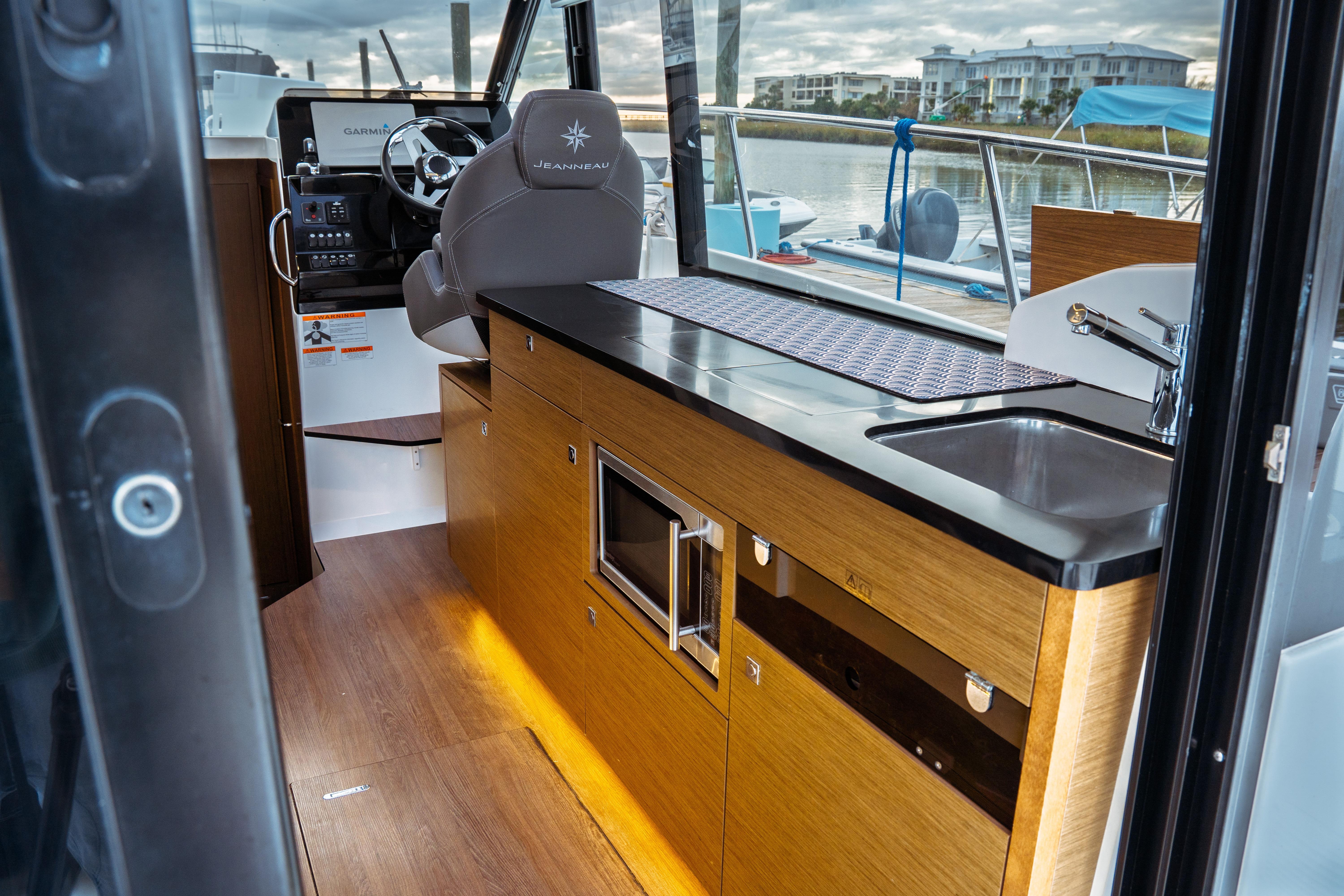 2019 Jeanneau Nc 1095 Cruisers