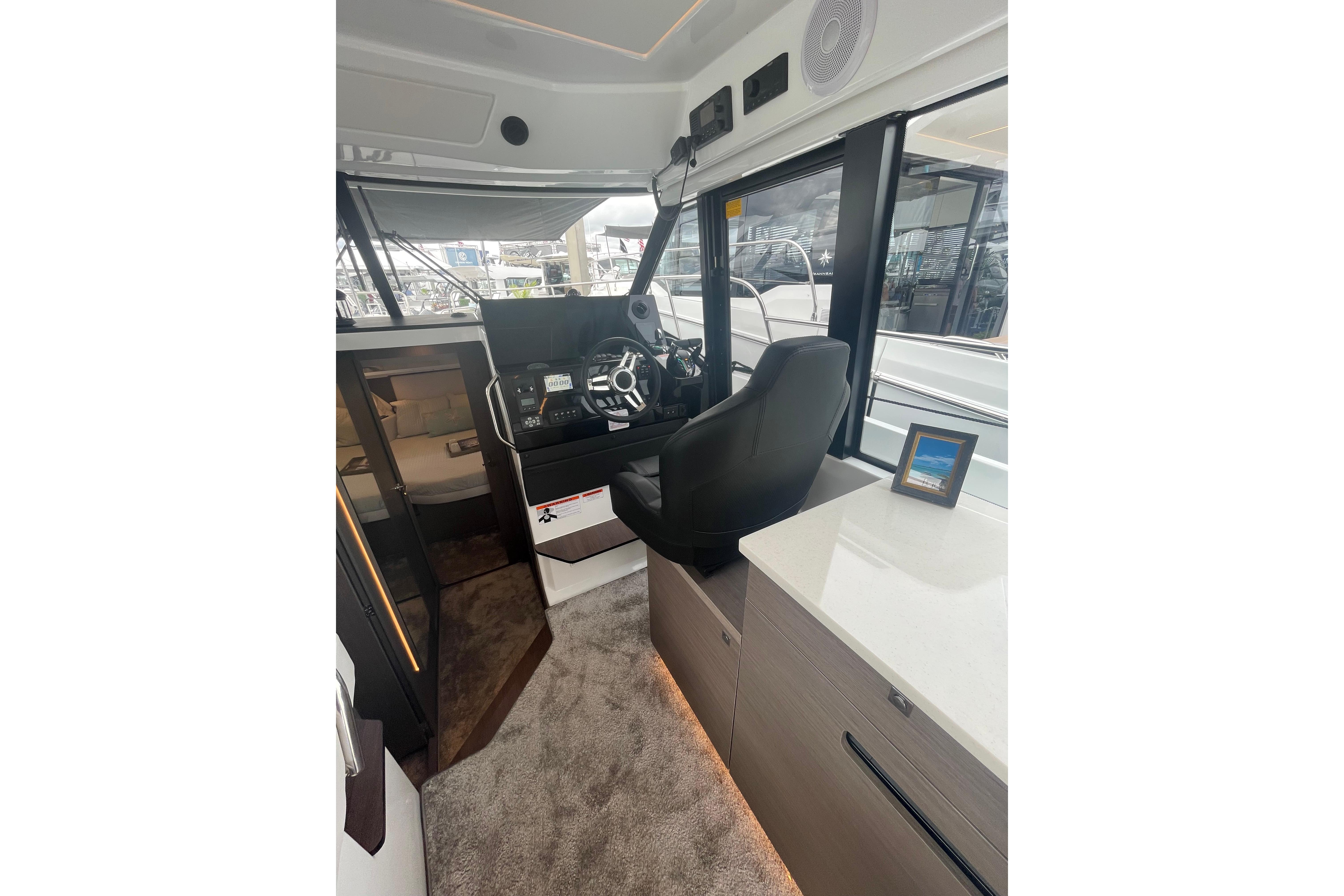 2026 Jeanneau NC 1095 Fly Series 2 Boat