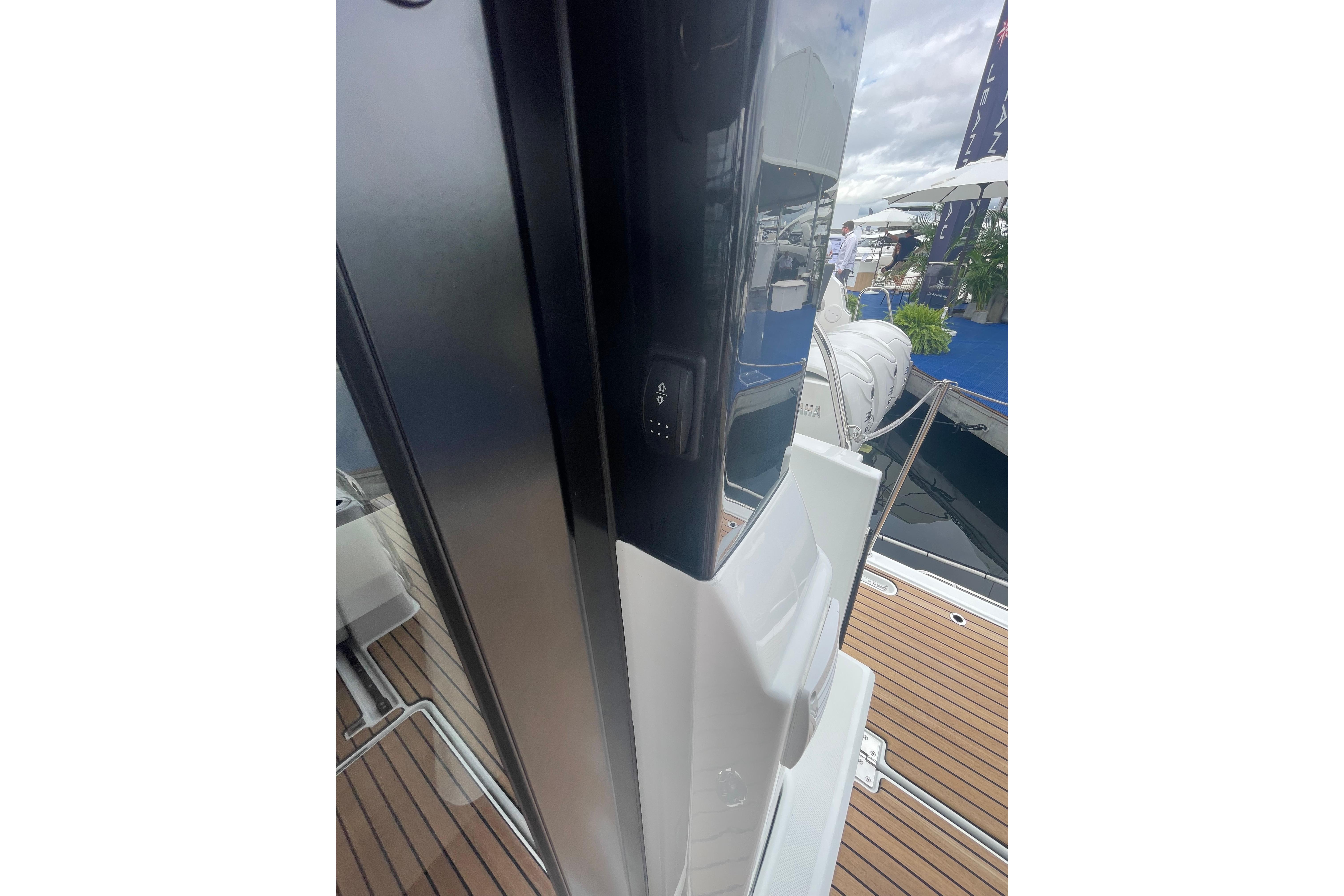 2026 Jeanneau NC 1095 Fly Series 2 Boat
