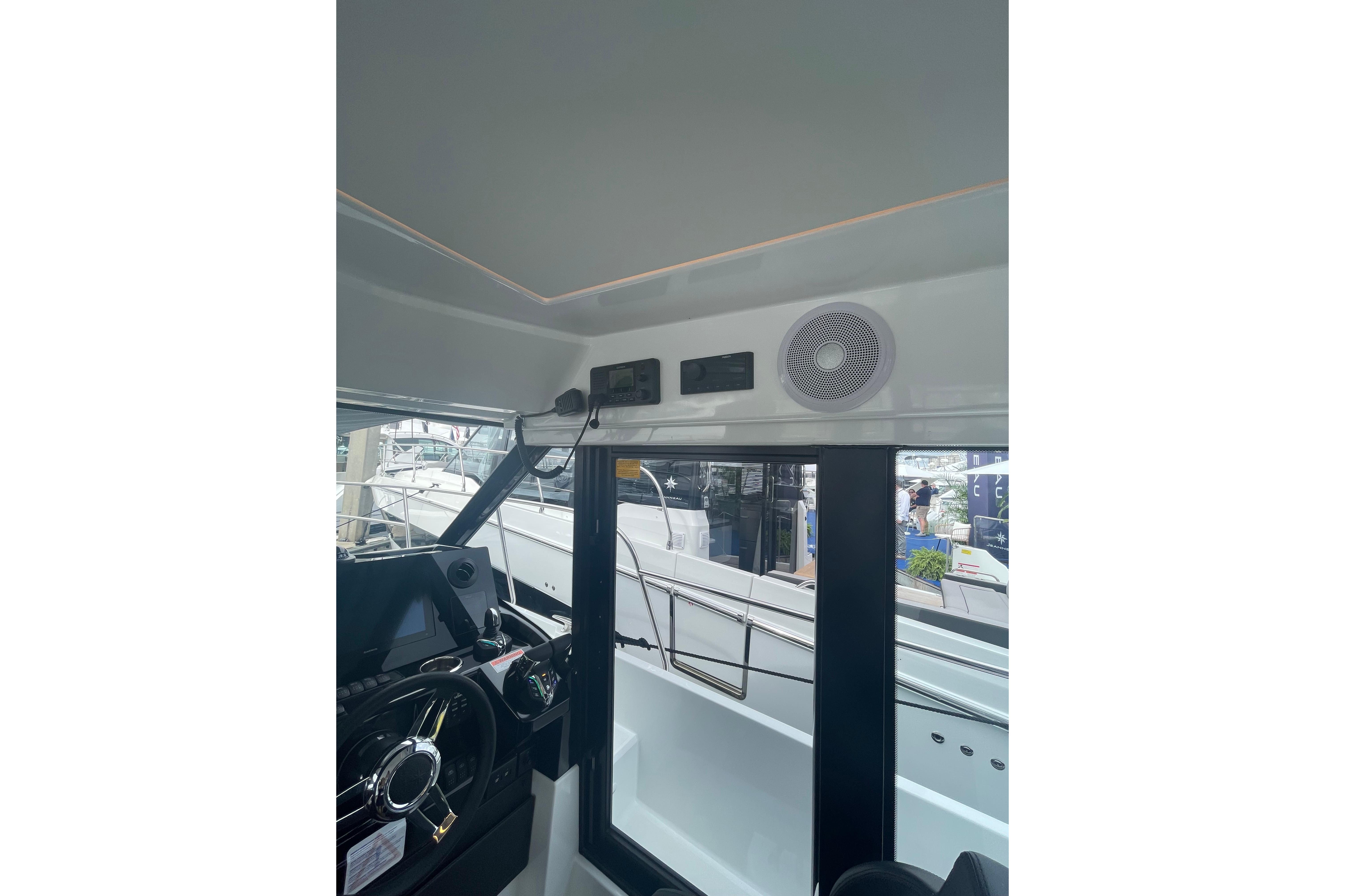 2026 Jeanneau NC 1095 Fly Series 2 Boat