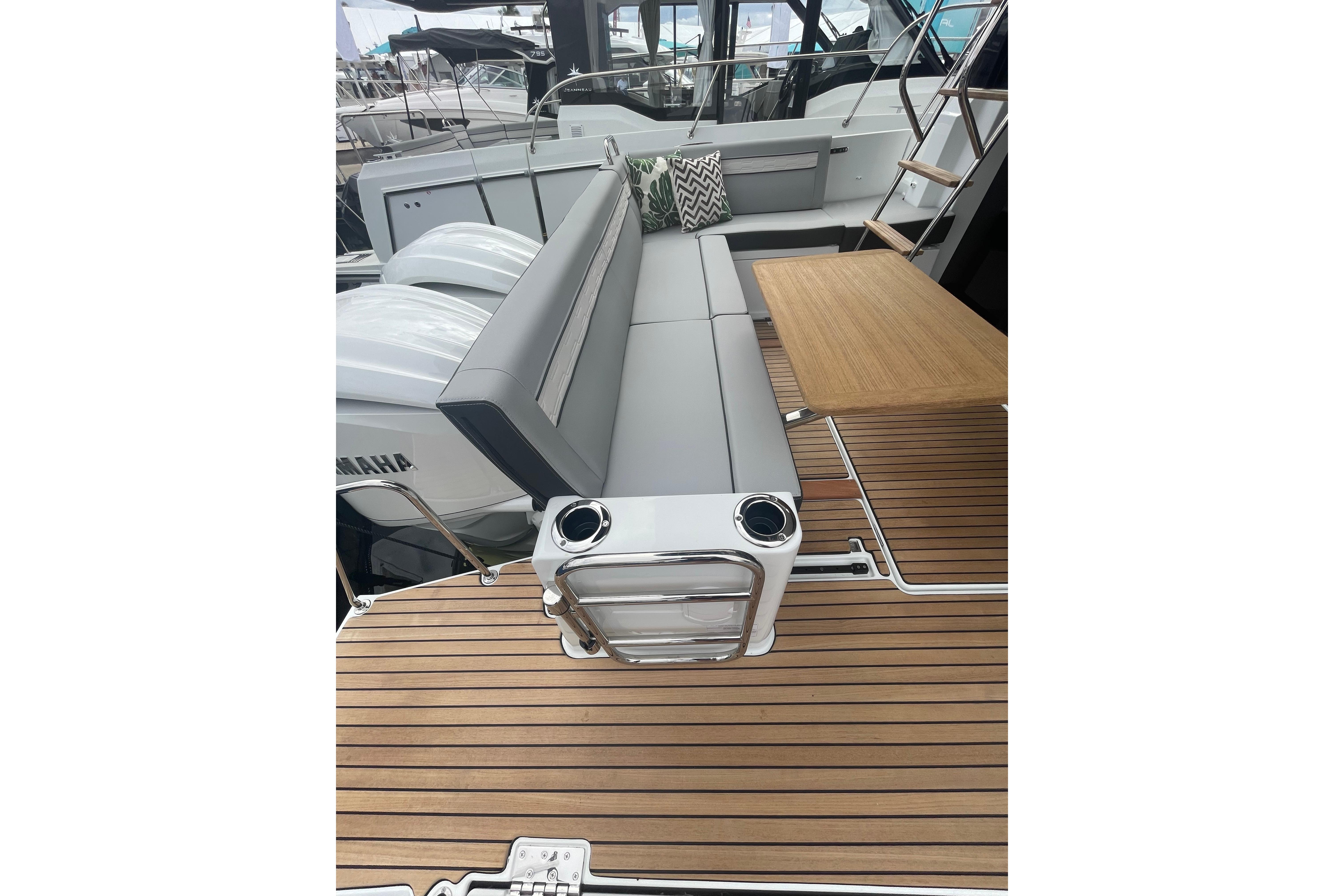 2026 Jeanneau NC 1095 Fly Series 2 Boat