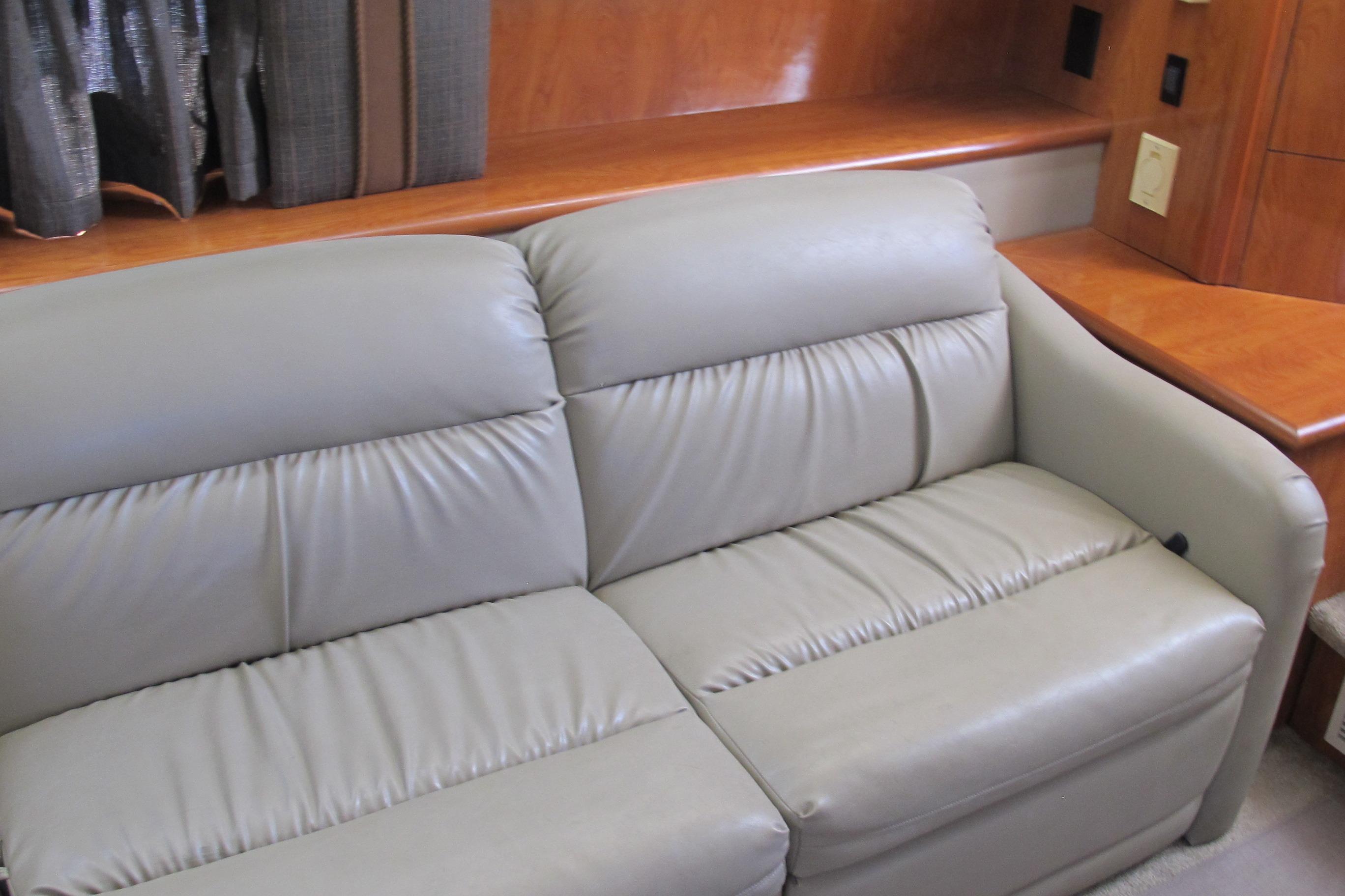 2006 Cruisers Yachts 385 Motoryacht Motor Yachts