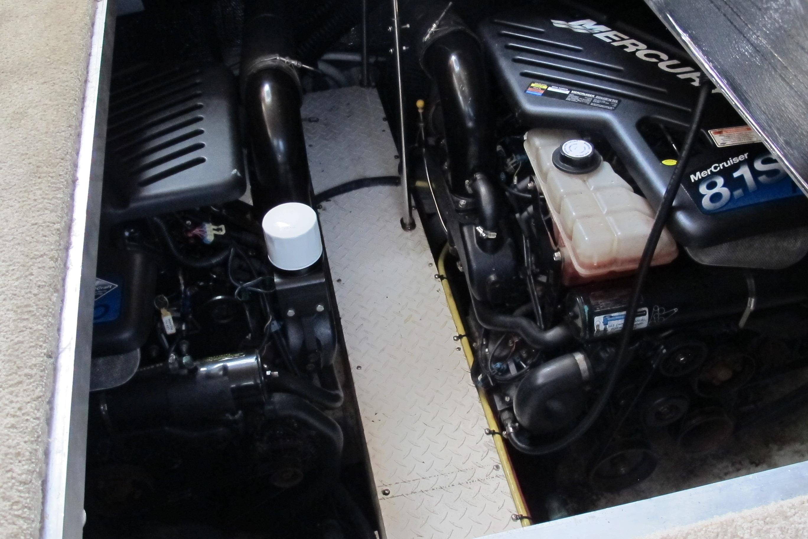 2006 Cruisers Yachts 385 Motoryacht Motor Yachts
