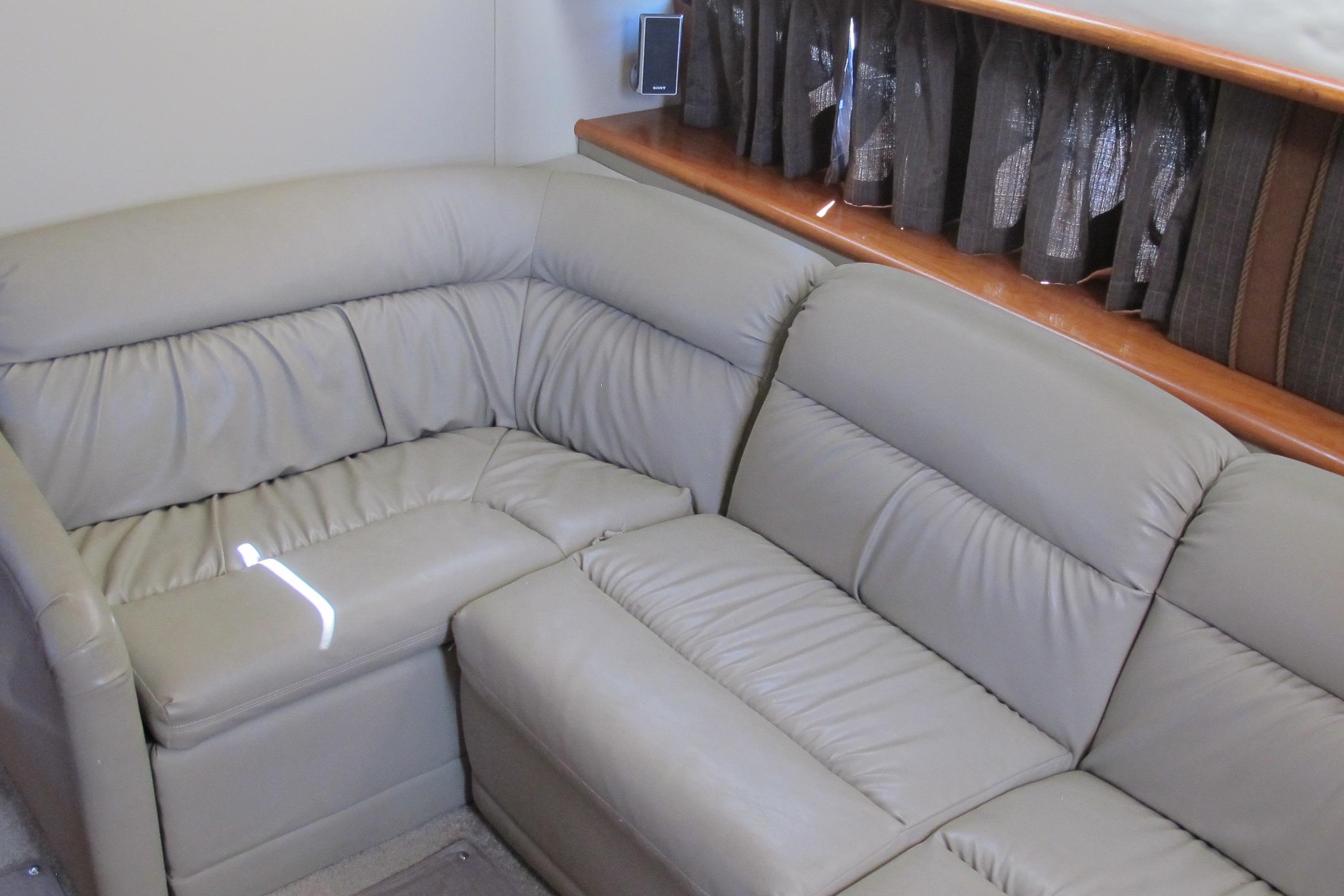 2006 Cruisers Yachts 385 Motoryacht Motor Yachts