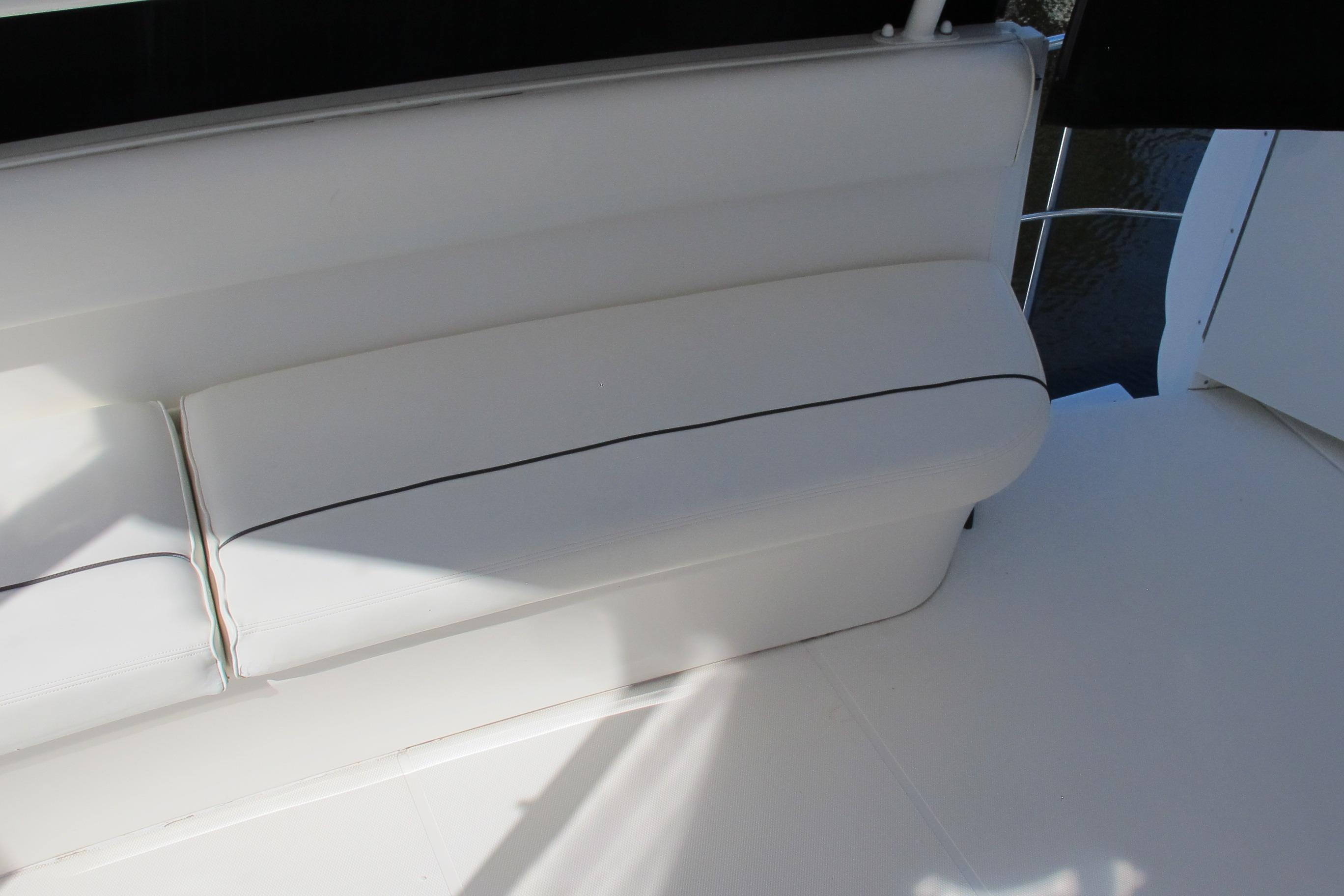 2006 Cruisers Yachts 385 Motoryacht Motor Yachts
