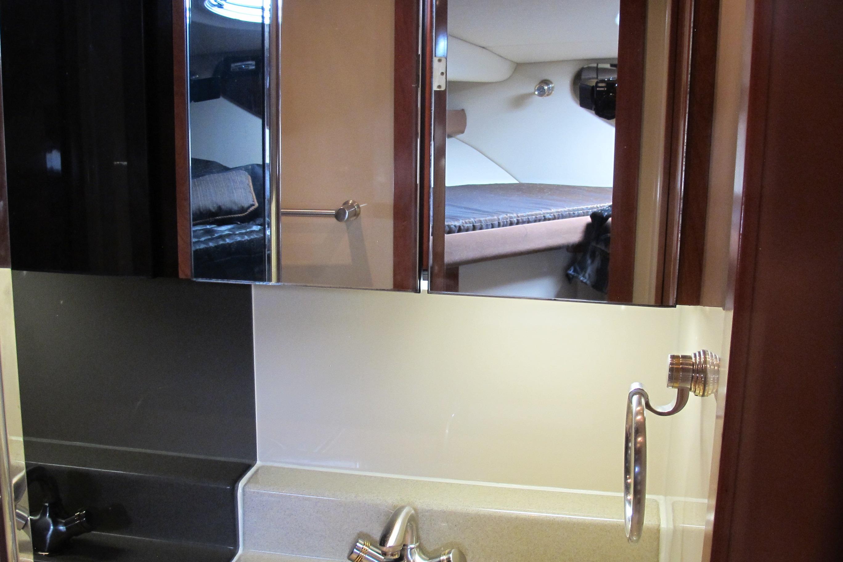 2006 Cruisers Yachts 385 Motoryacht Motor Yachts