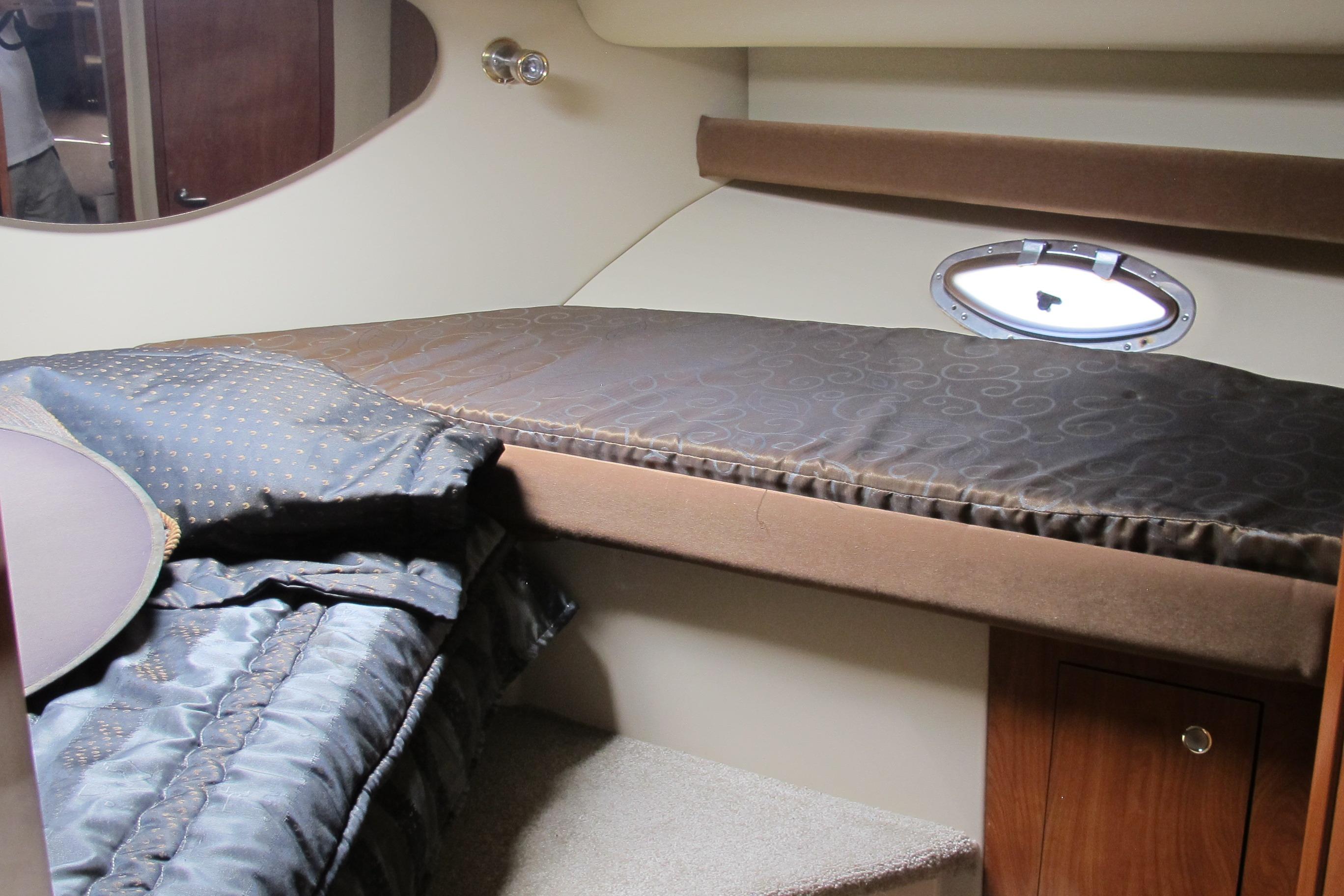 2006 Cruisers Yachts 385 Motoryacht Motor Yachts