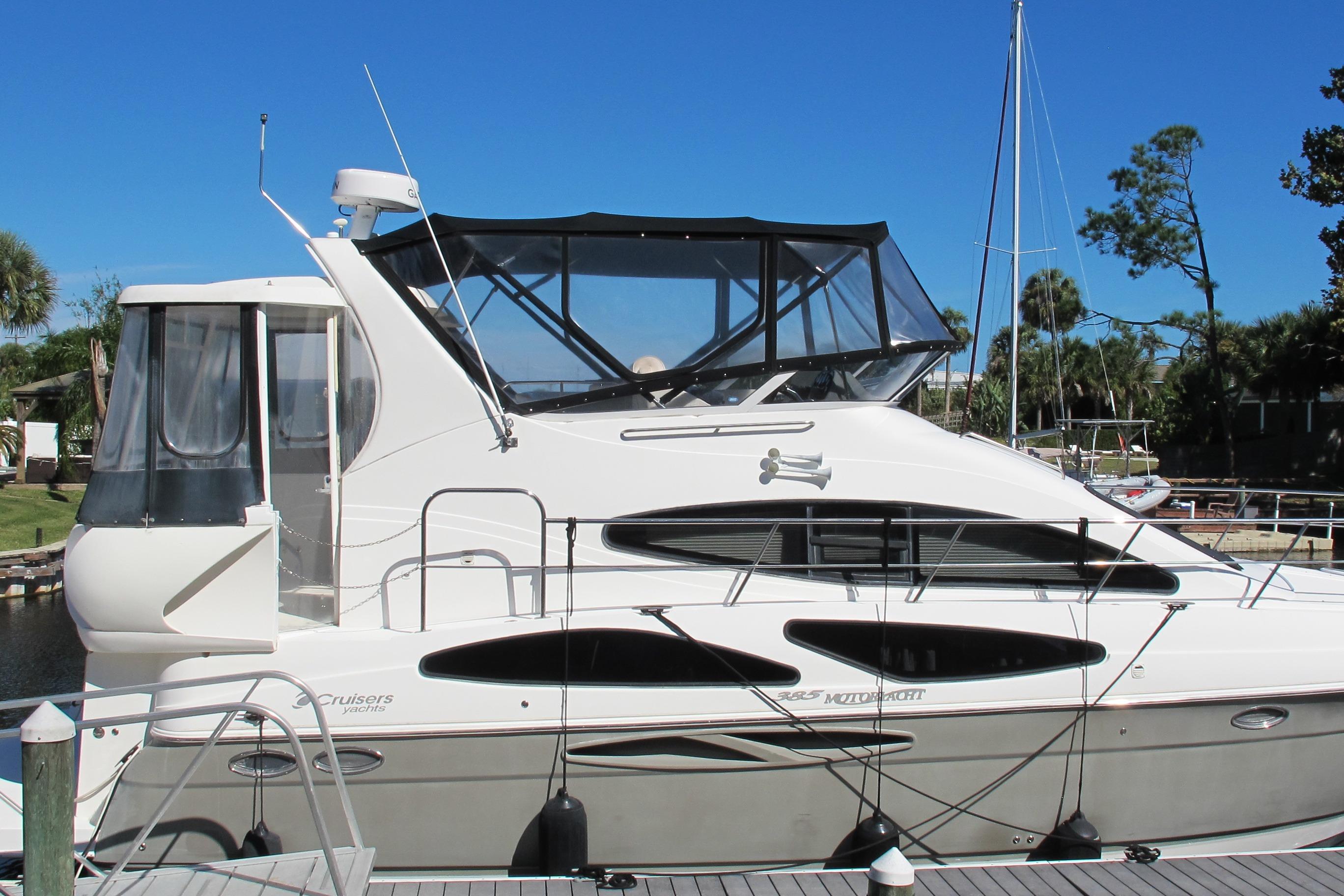 2006 Cruisers Yachts 385 Motoryacht Motor Yachts