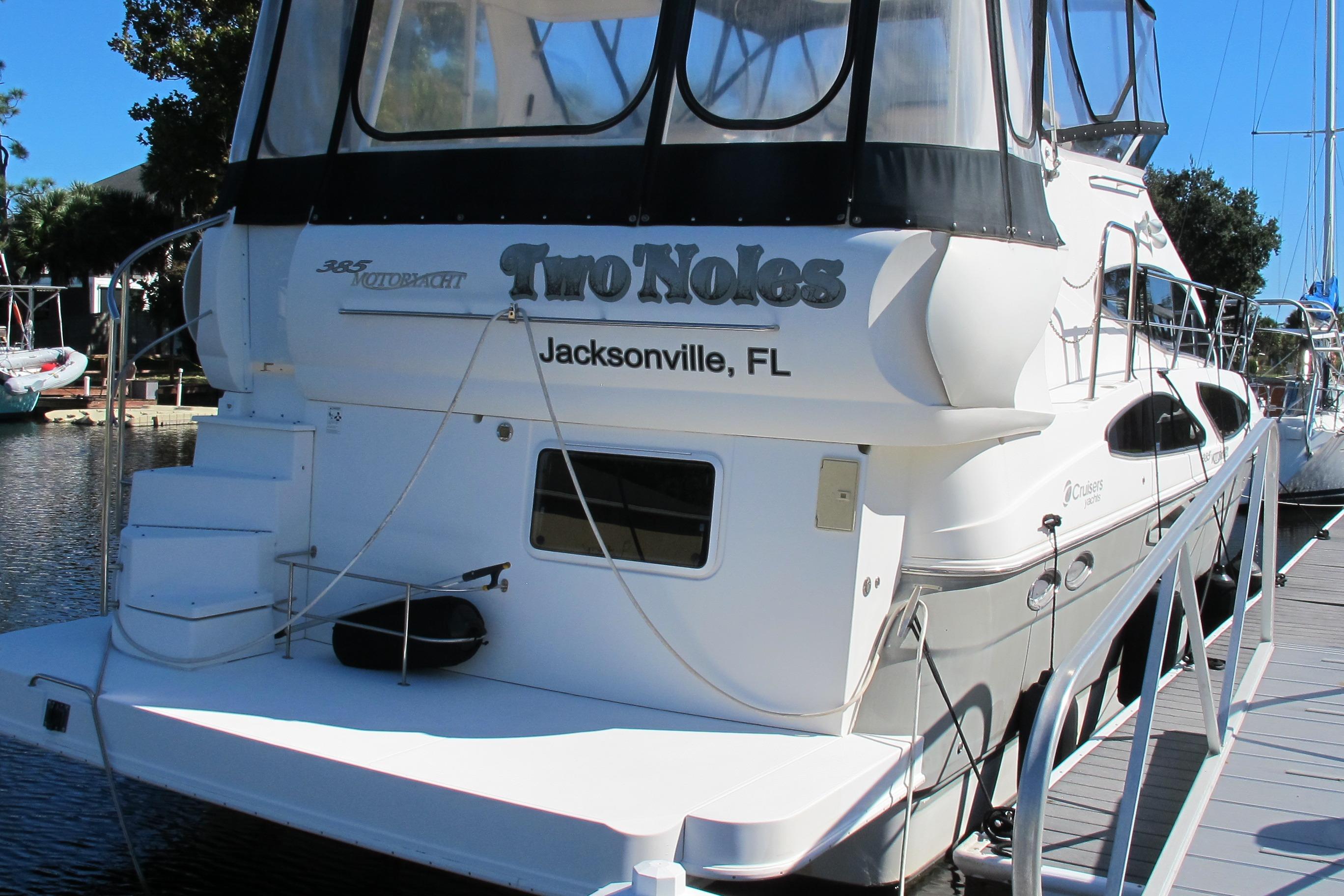 2006 Cruisers Yachts 385 Motoryacht Motor Yachts