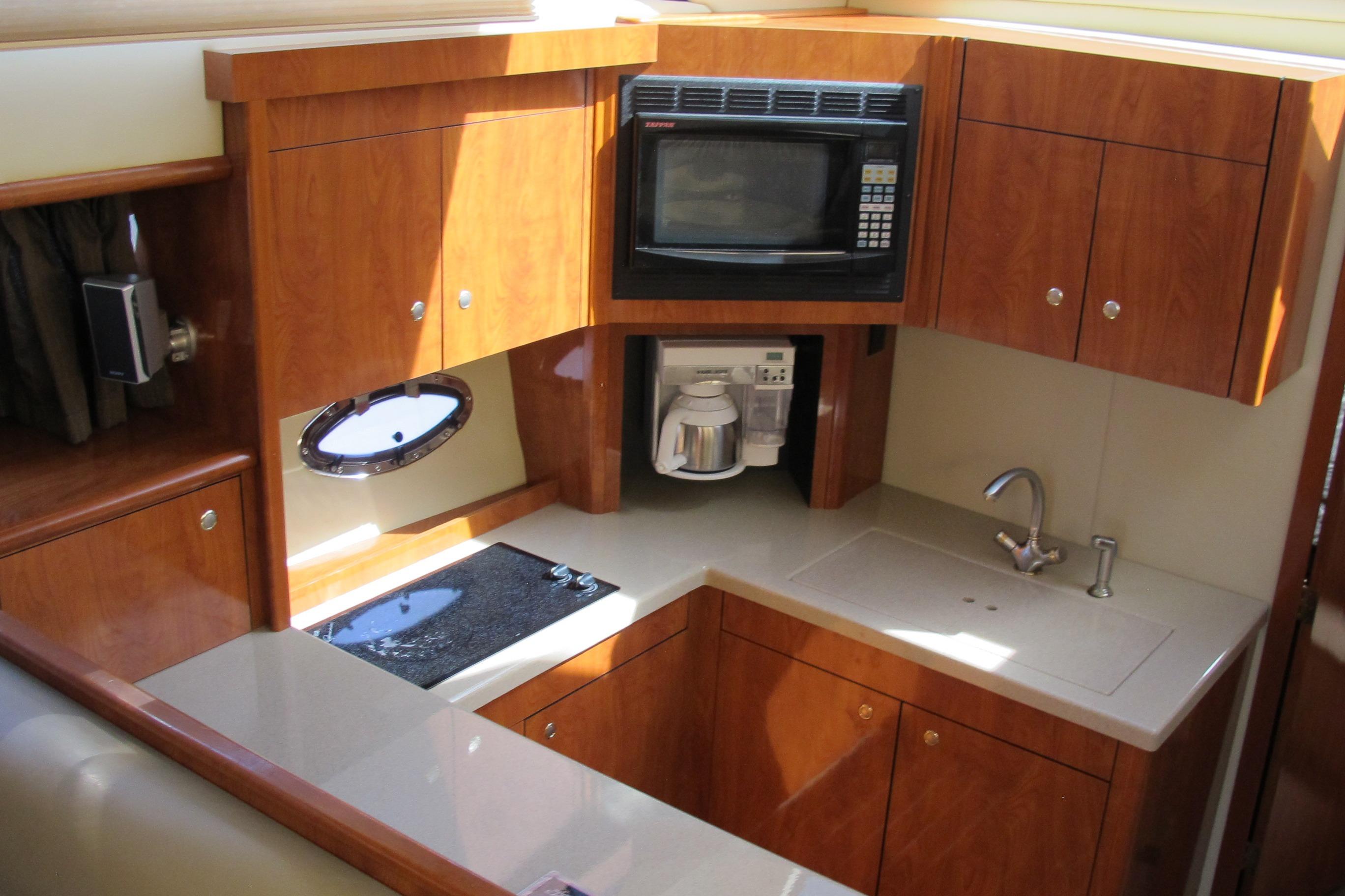 2006 Cruisers Yachts 385 Motoryacht Motor Yachts