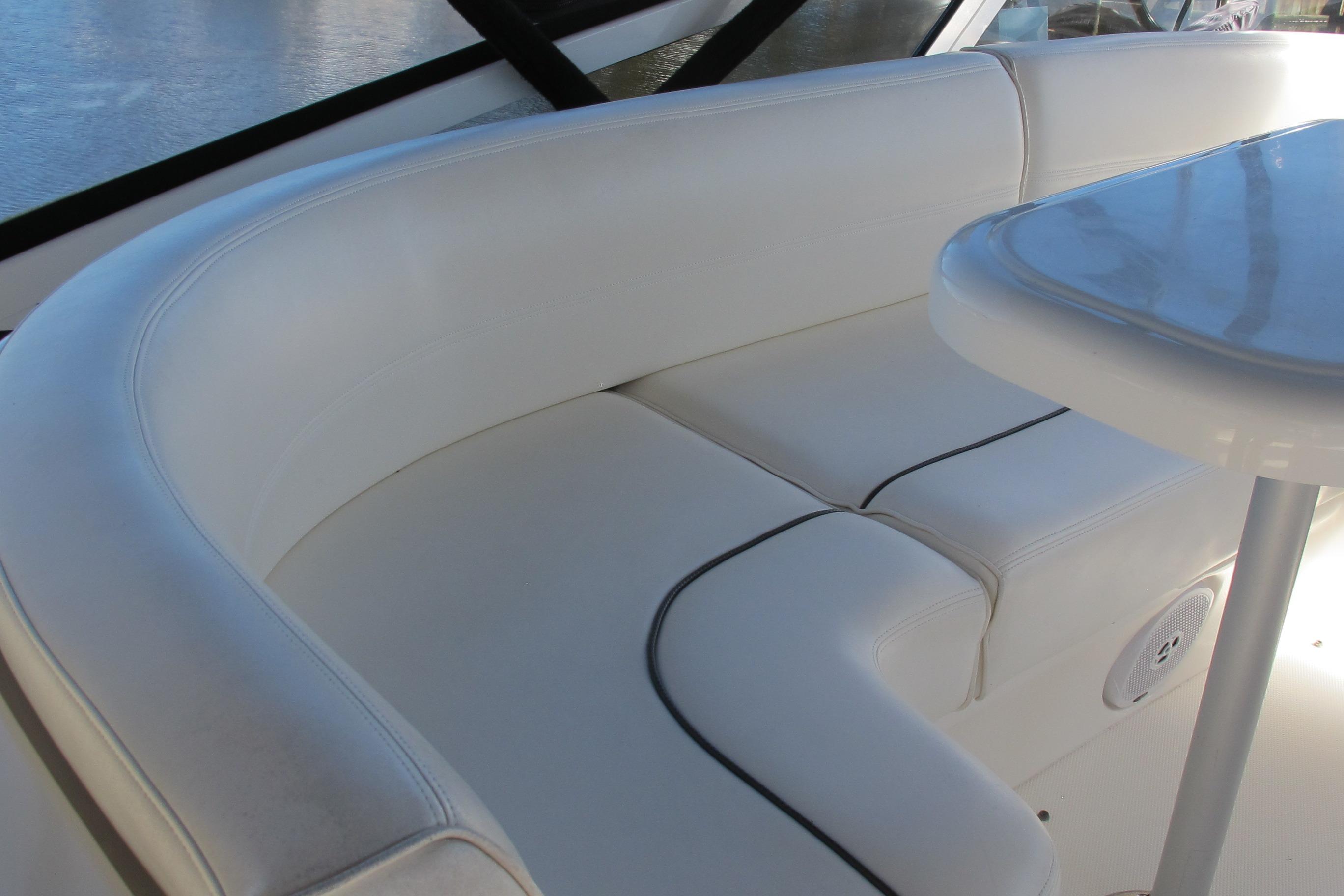 2006 Cruisers Yachts 385 Motoryacht Motor Yachts