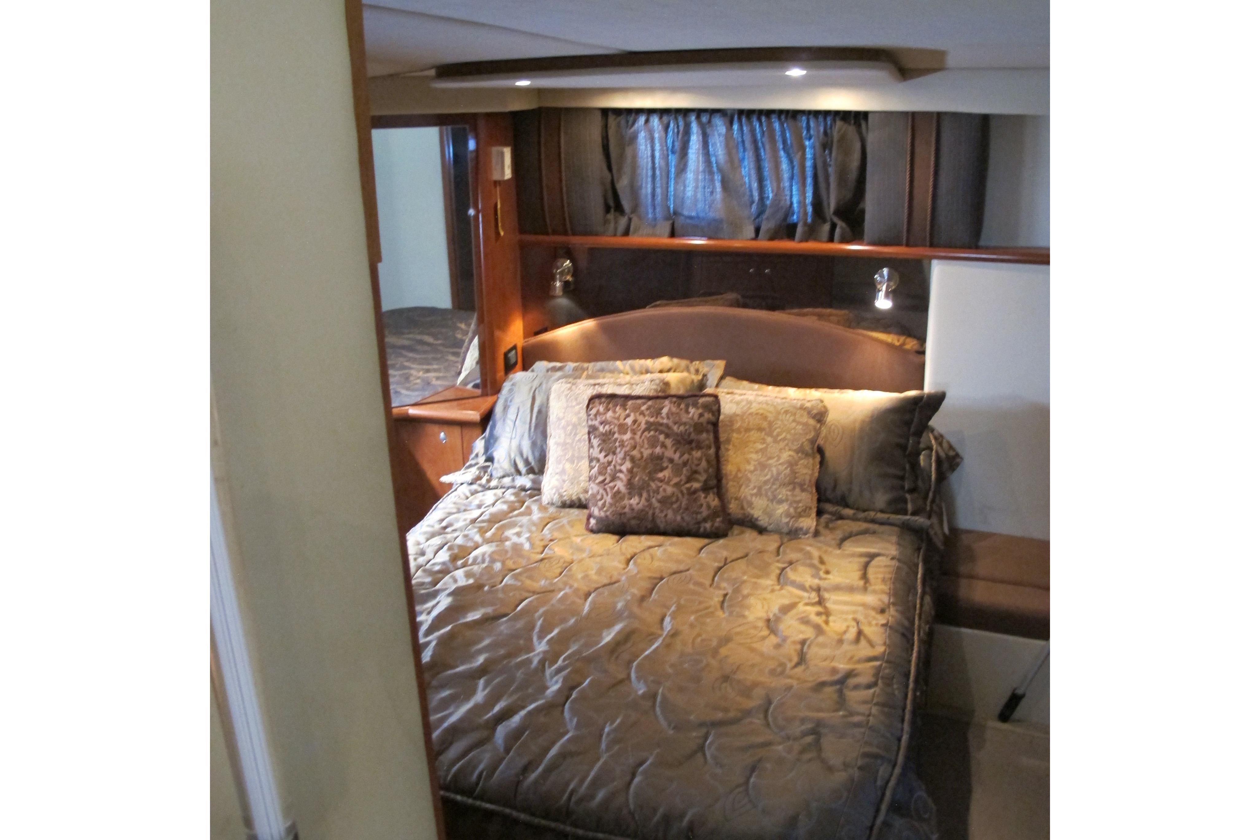 2006 Cruisers Yachts 385 Motoryacht Motor Yachts