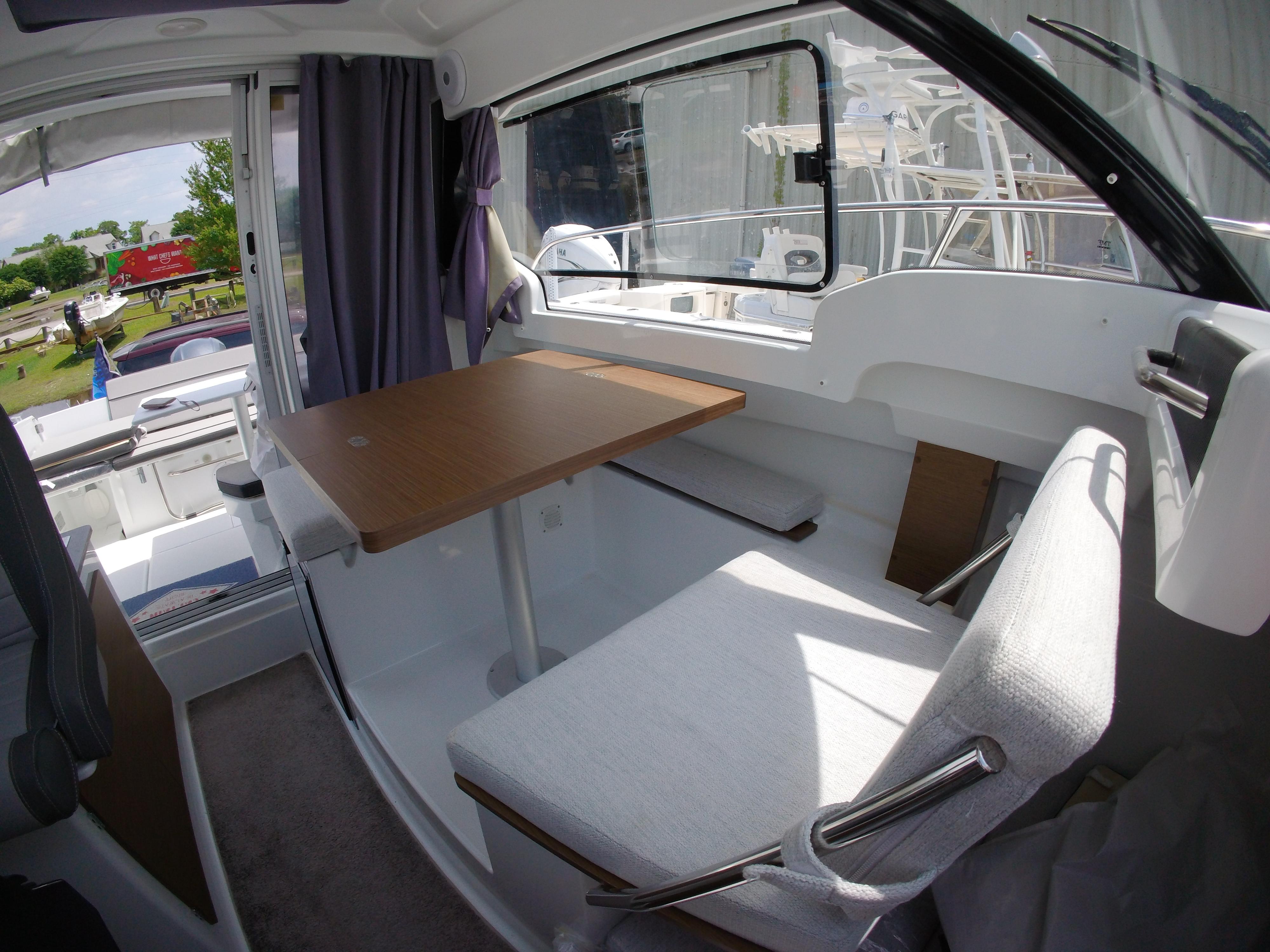 2022 Jeanneau NC 695 Series 2 Boat
