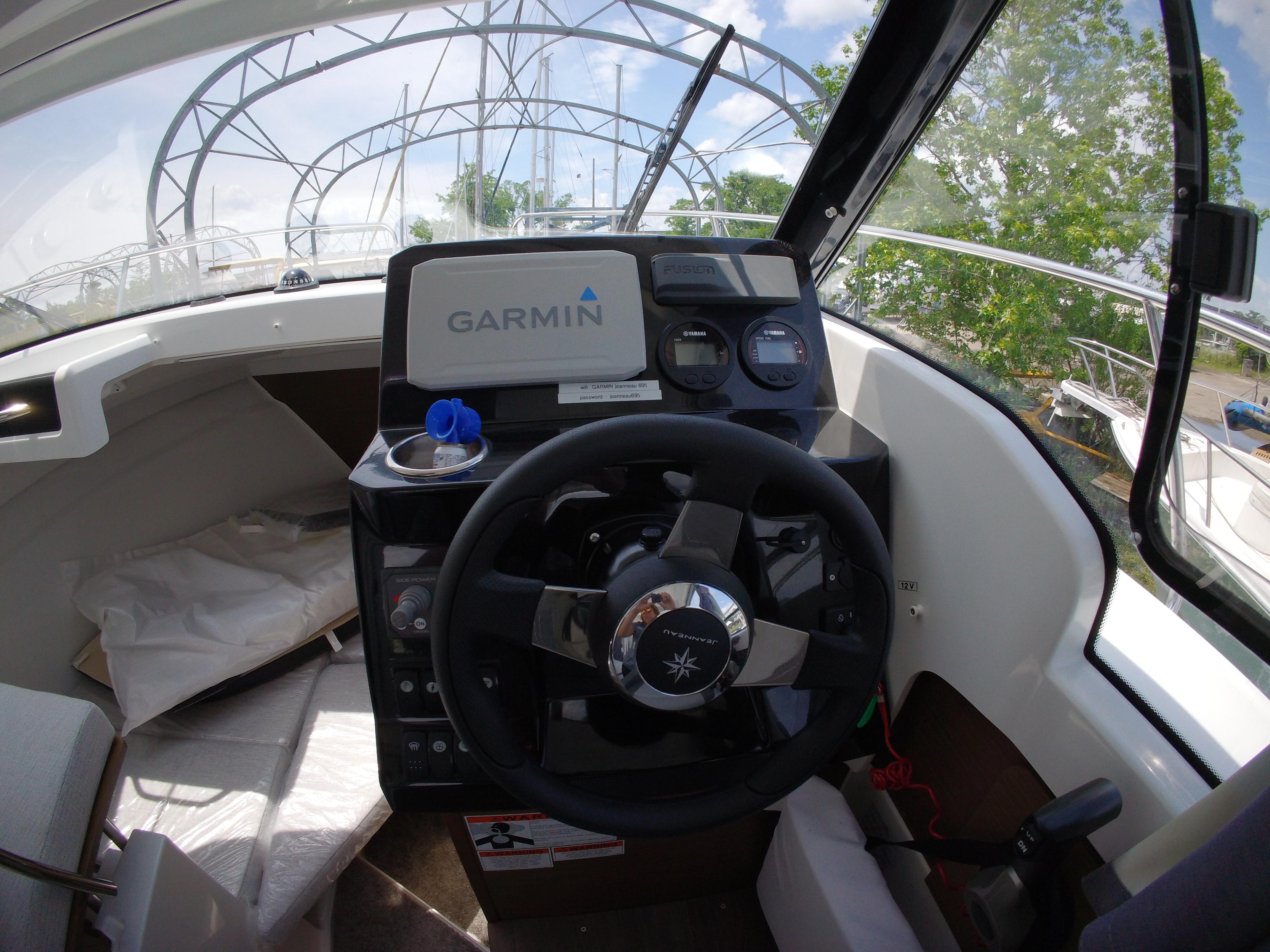 2022 Jeanneau NC 695 Series 2 Boat