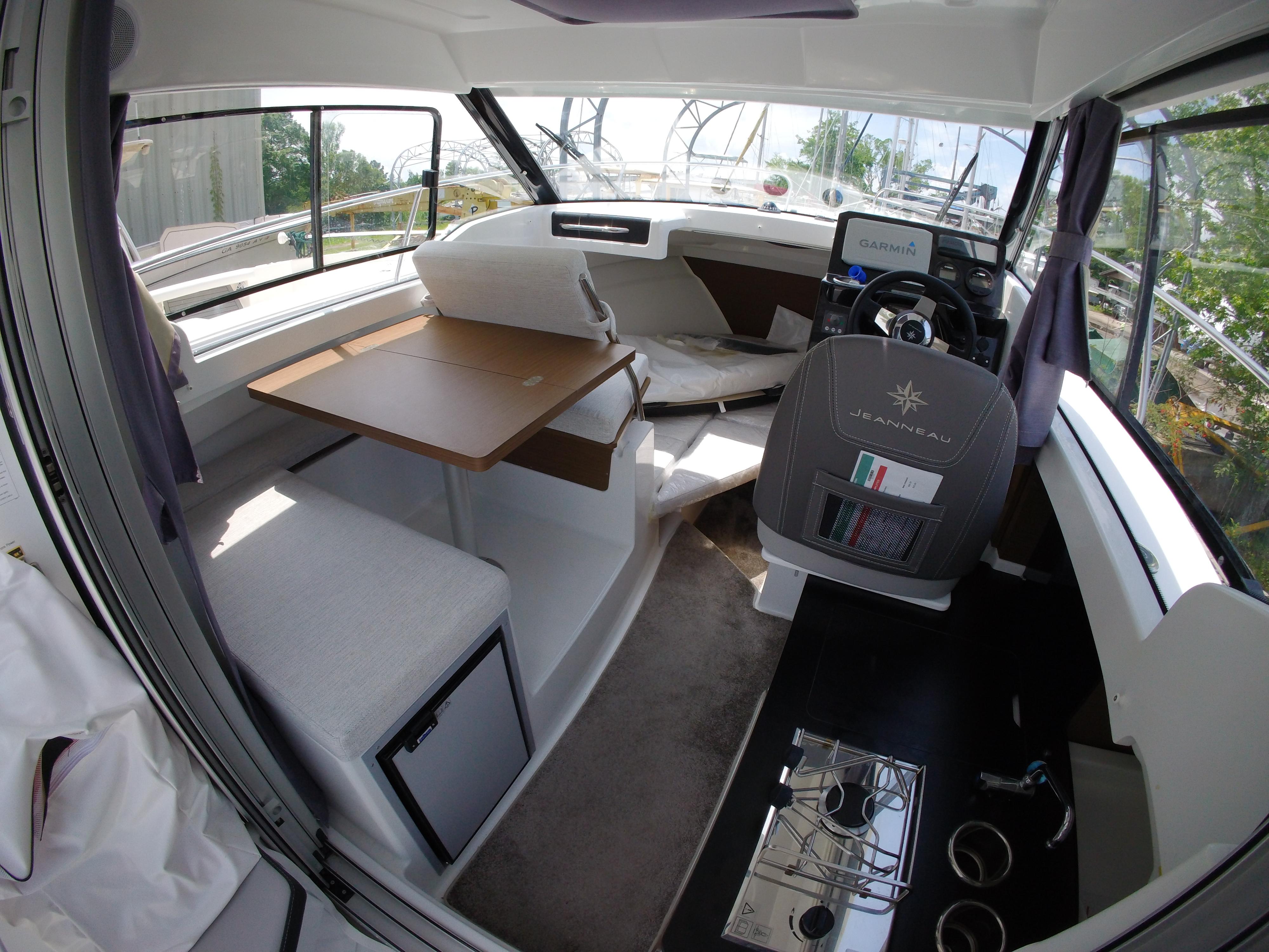 2022 Jeanneau NC 695 Series 2 Boat