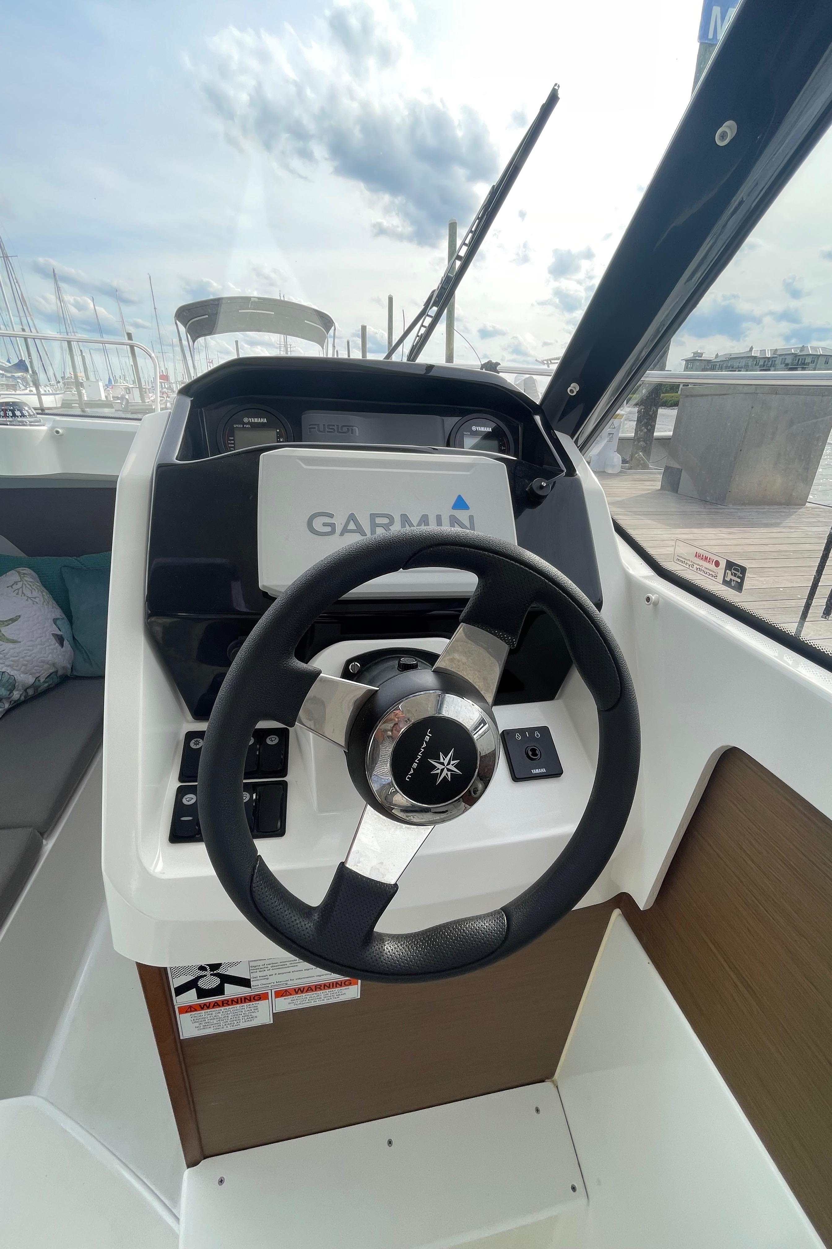 2019 Jeanneau Nc 695 Cruisers