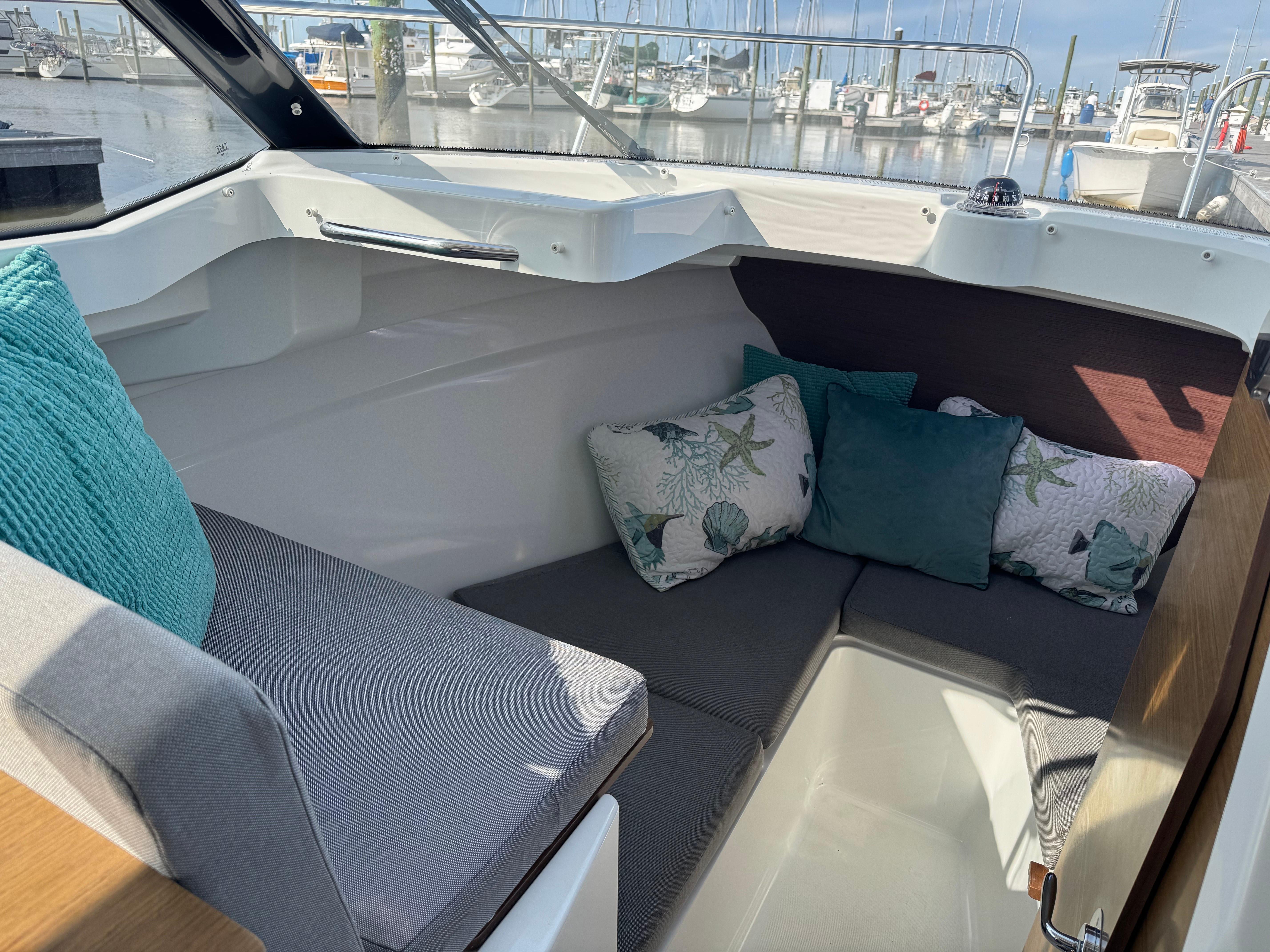 2019 Jeanneau Nc 695 Cruisers