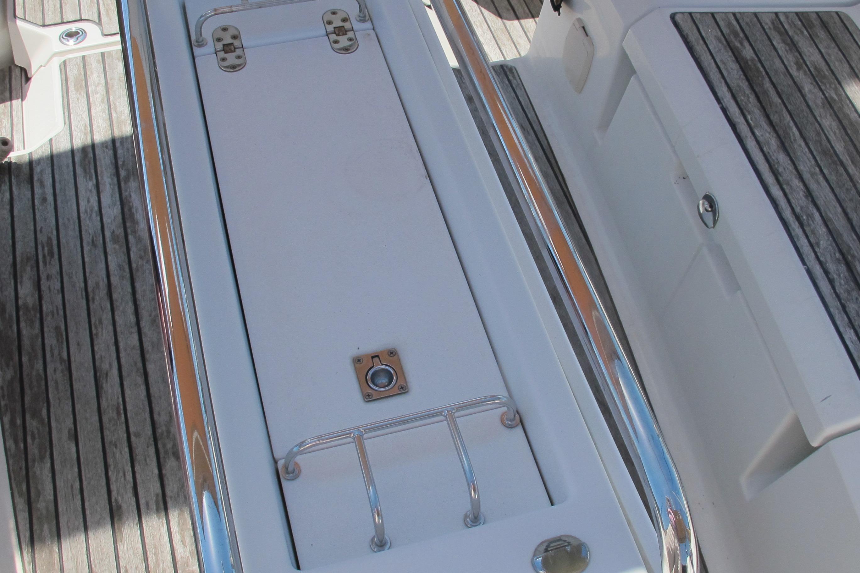 2013 Jeanneau Sun Odyssey 379 Cruisers