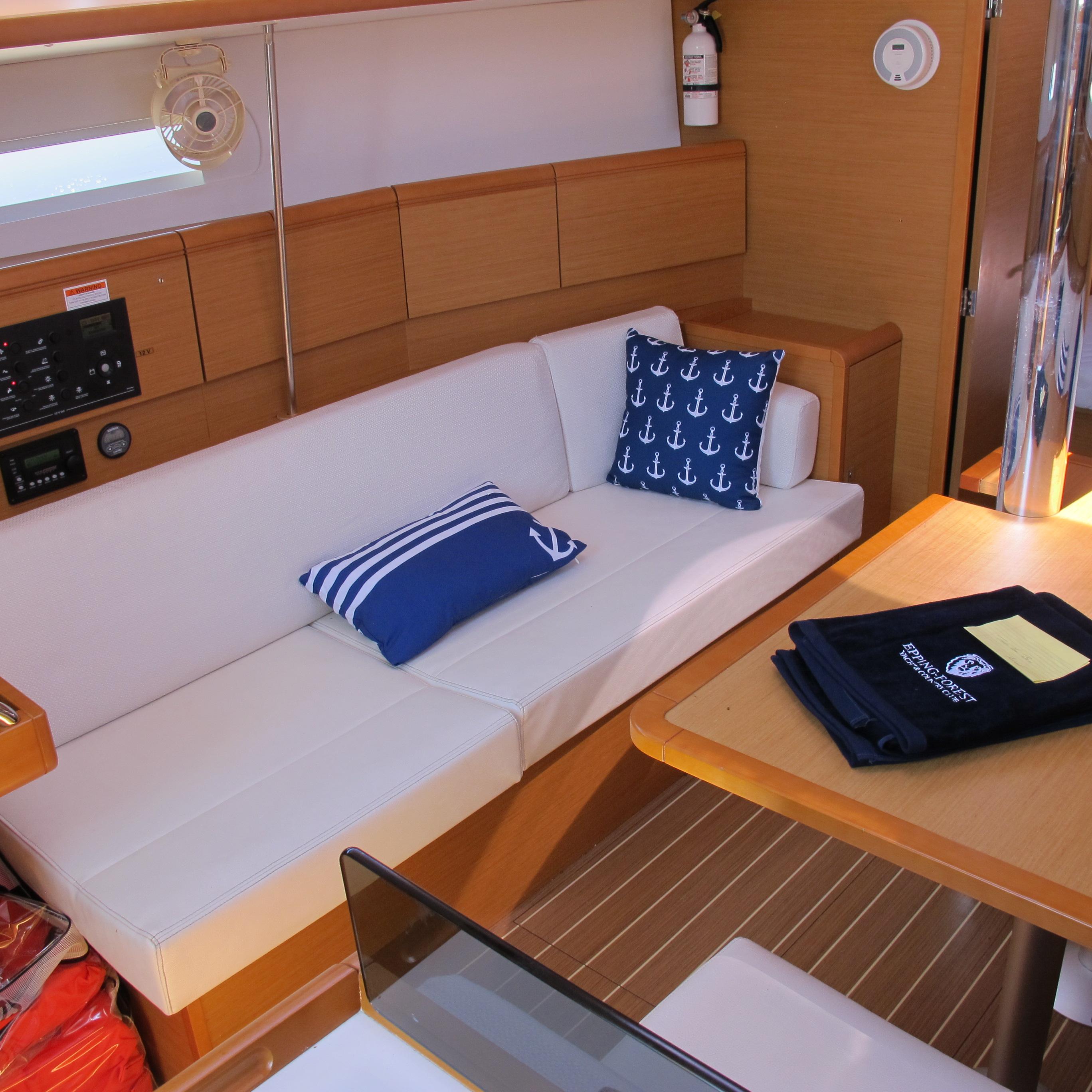 2013 Jeanneau Sun Odyssey 379 Cruisers