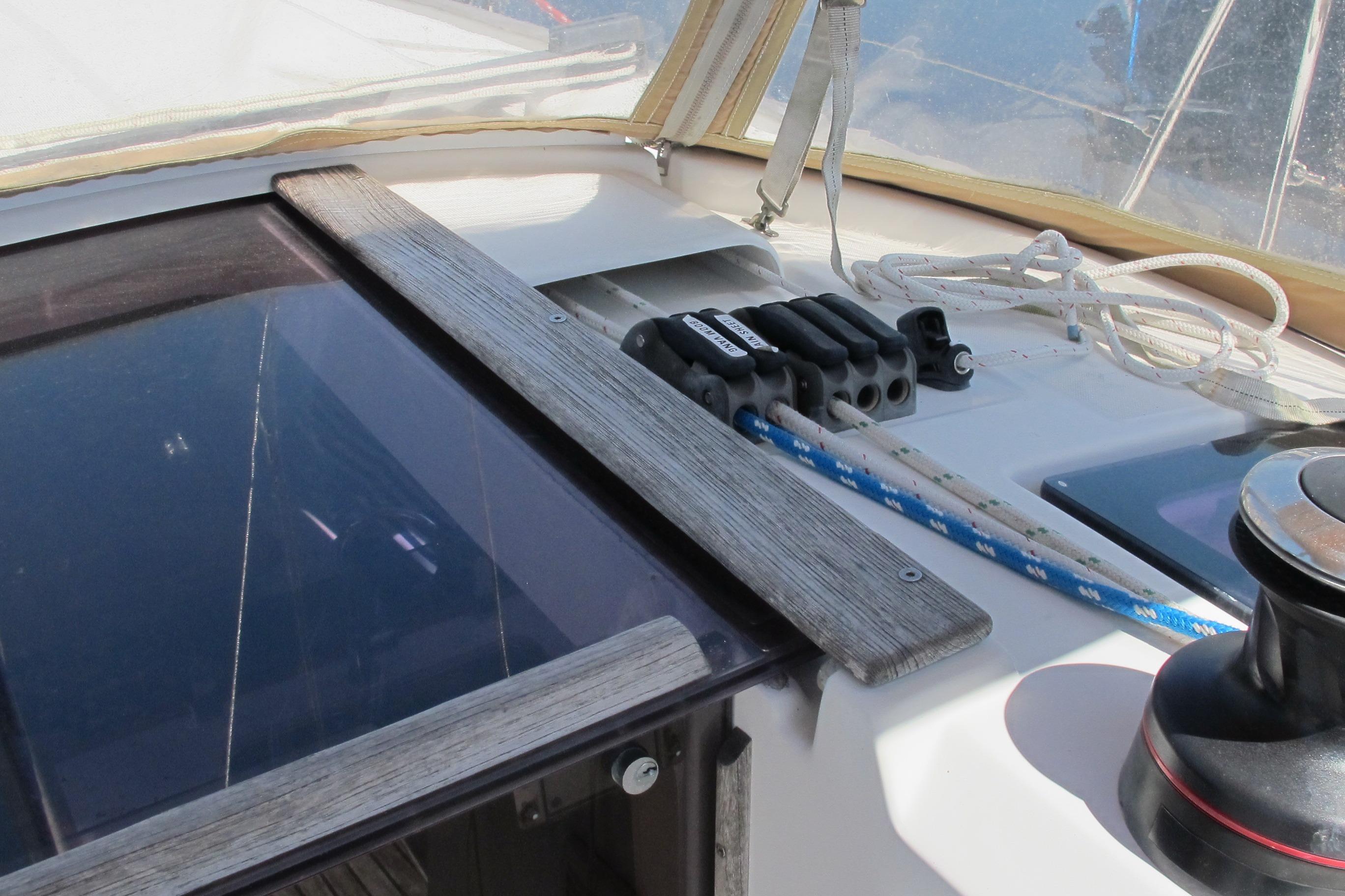 2013 Jeanneau Sun Odyssey 379 Cruisers