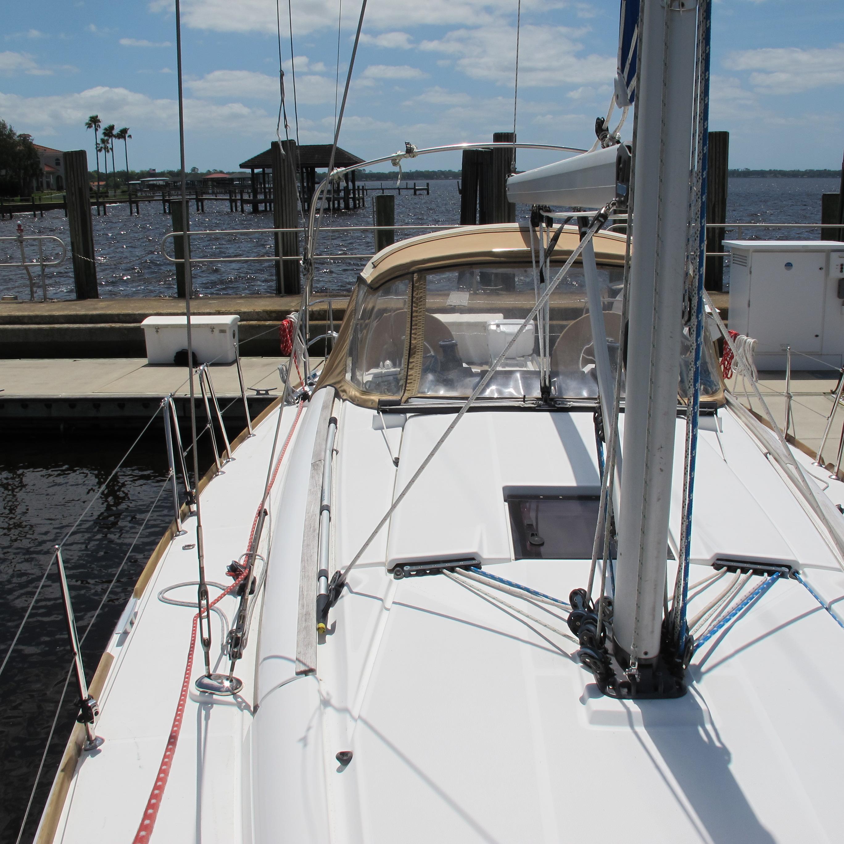 2013 Jeanneau Sun Odyssey 379 Cruisers